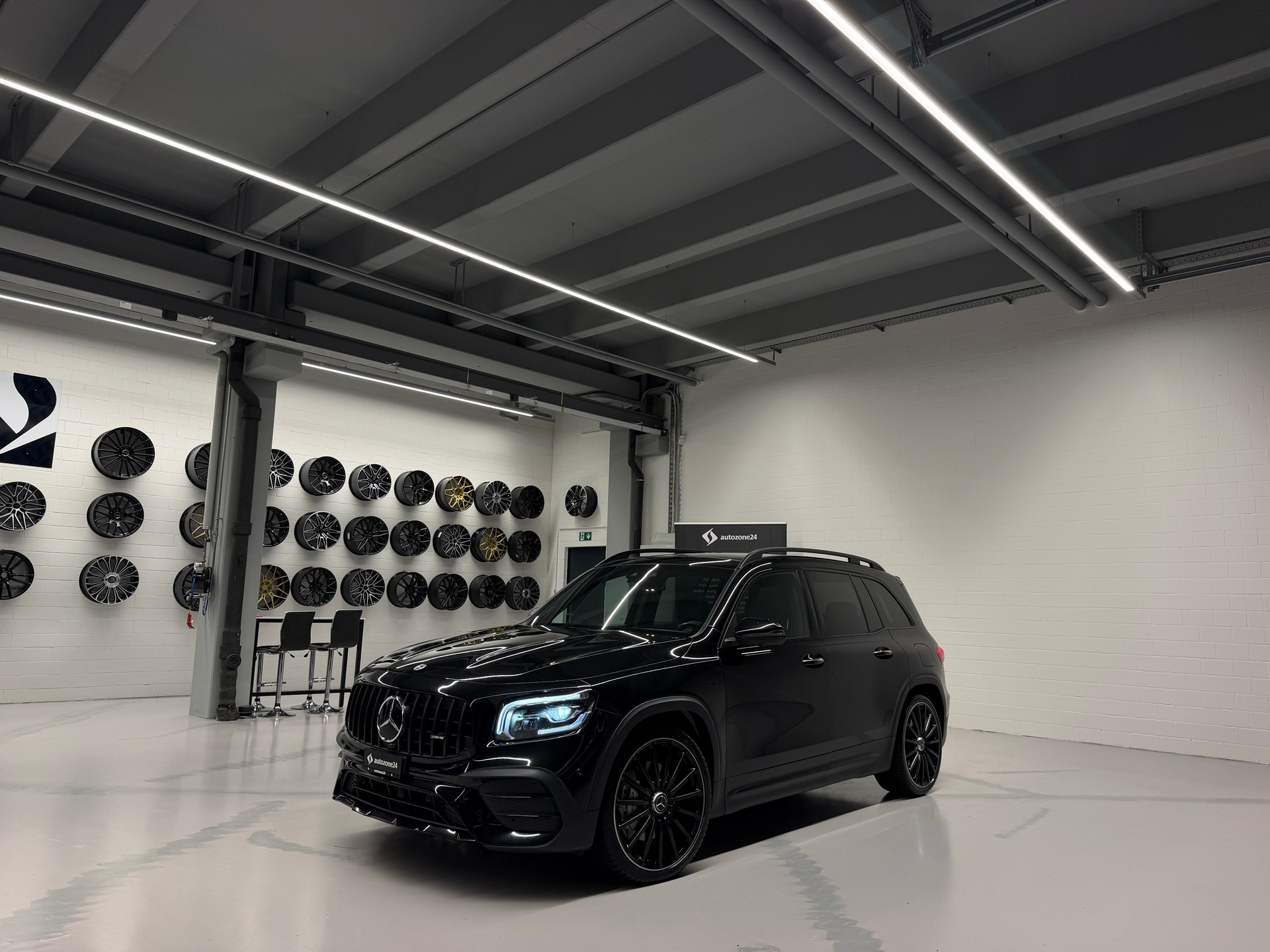MERCEDES-BENZ GLB 35 AMG 4matic *CH-Auto*Frisch ab MFK*Garantie*Premium Plus Pack*-image-1