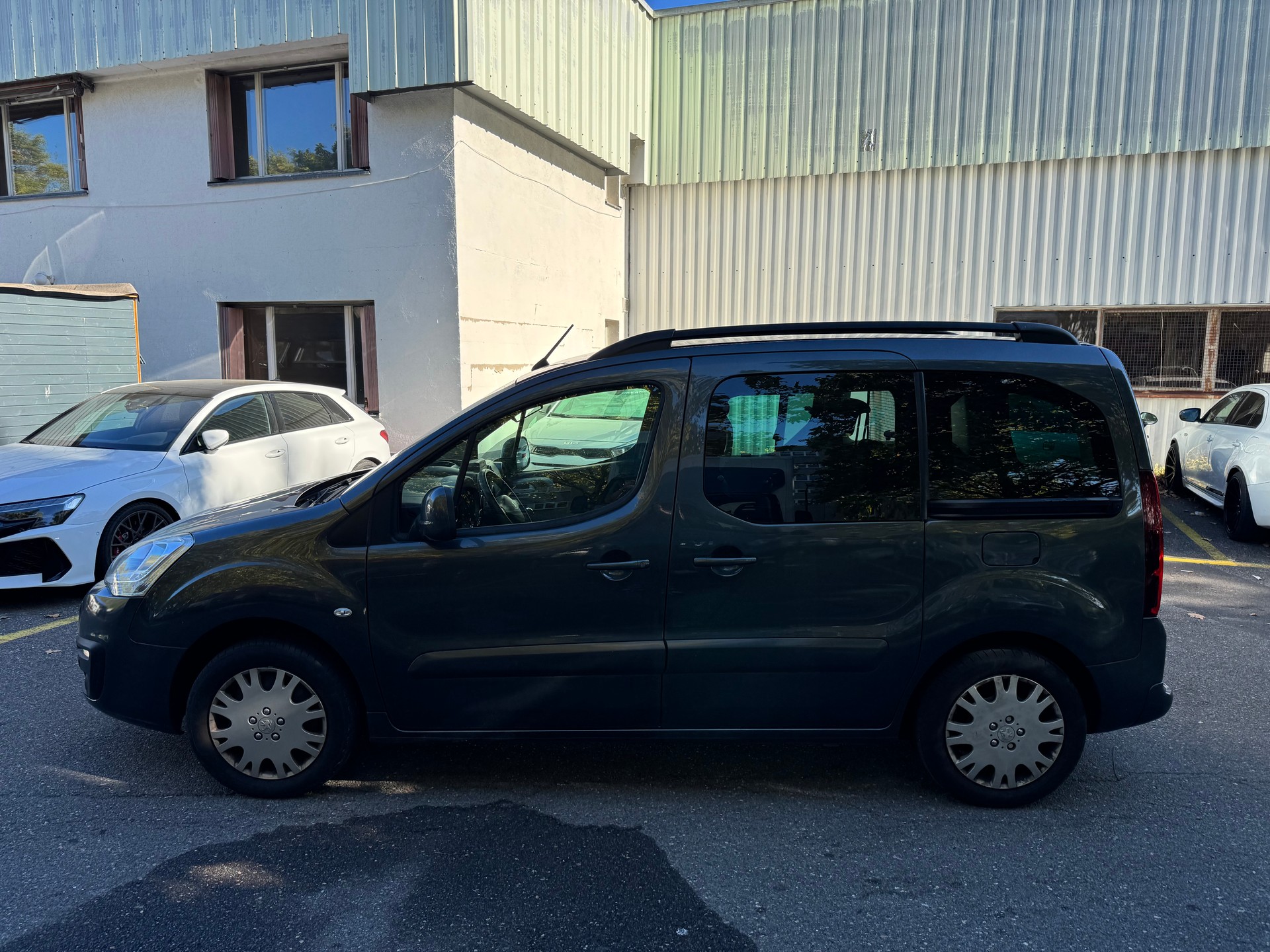 PEUGEOT Partner 1.2 PureTech Allure-image-7