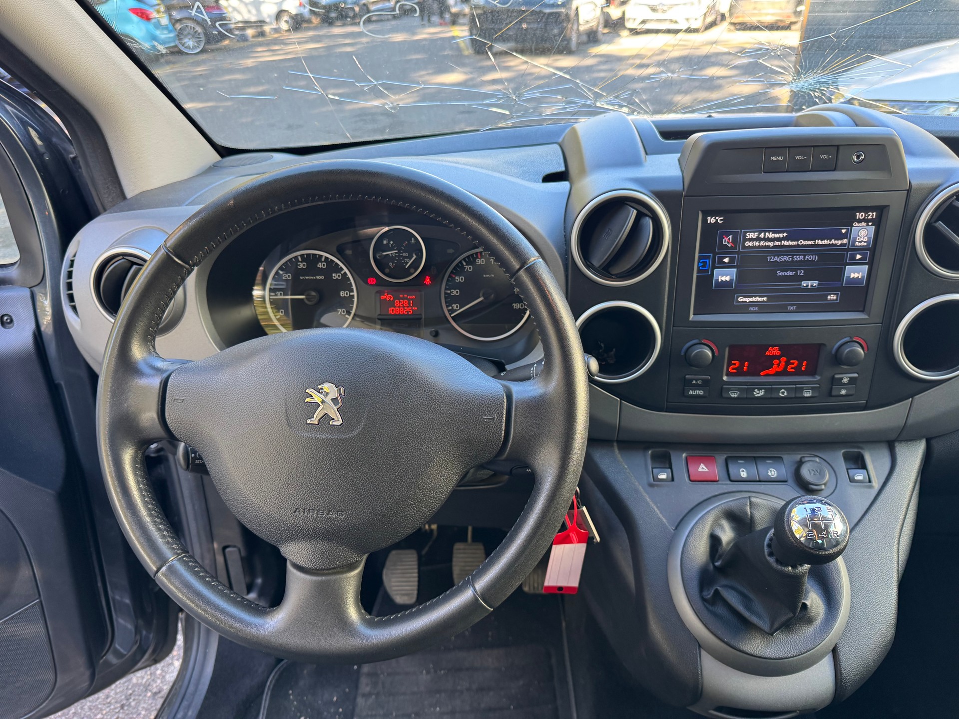 PEUGEOT Partner 1.2 PureTech Allure-image-16