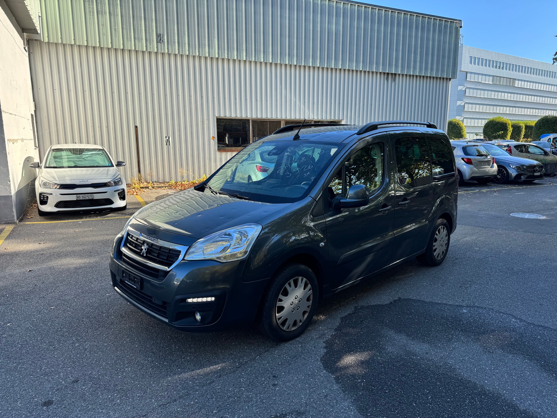 PEUGEOT Partner 1.2 PureTech Allure-image-0