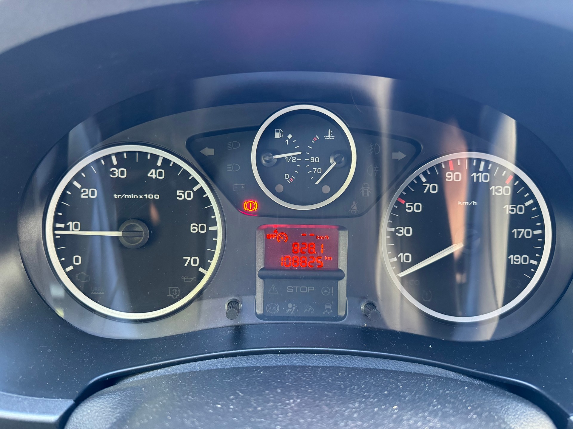 PEUGEOT Partner 1.2 PureTech Allure-image-23
