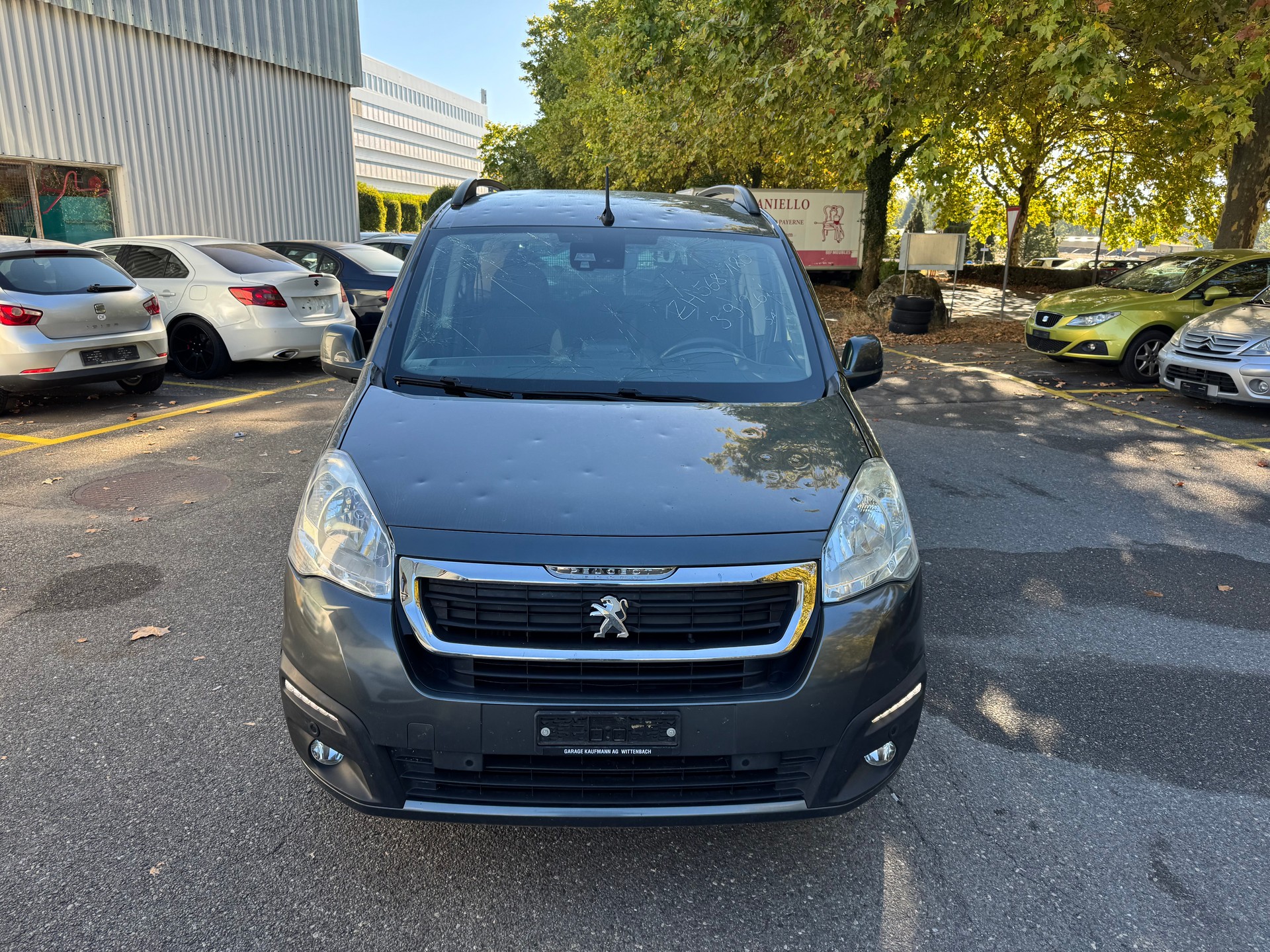 PEUGEOT Partner 1.2 PureTech Allure-image-2