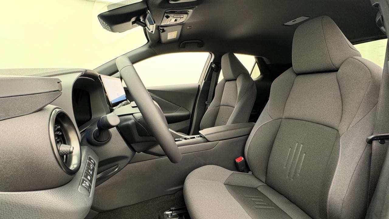 TOYOTA C-HR 2.0 PHEV CVT Style-image-5