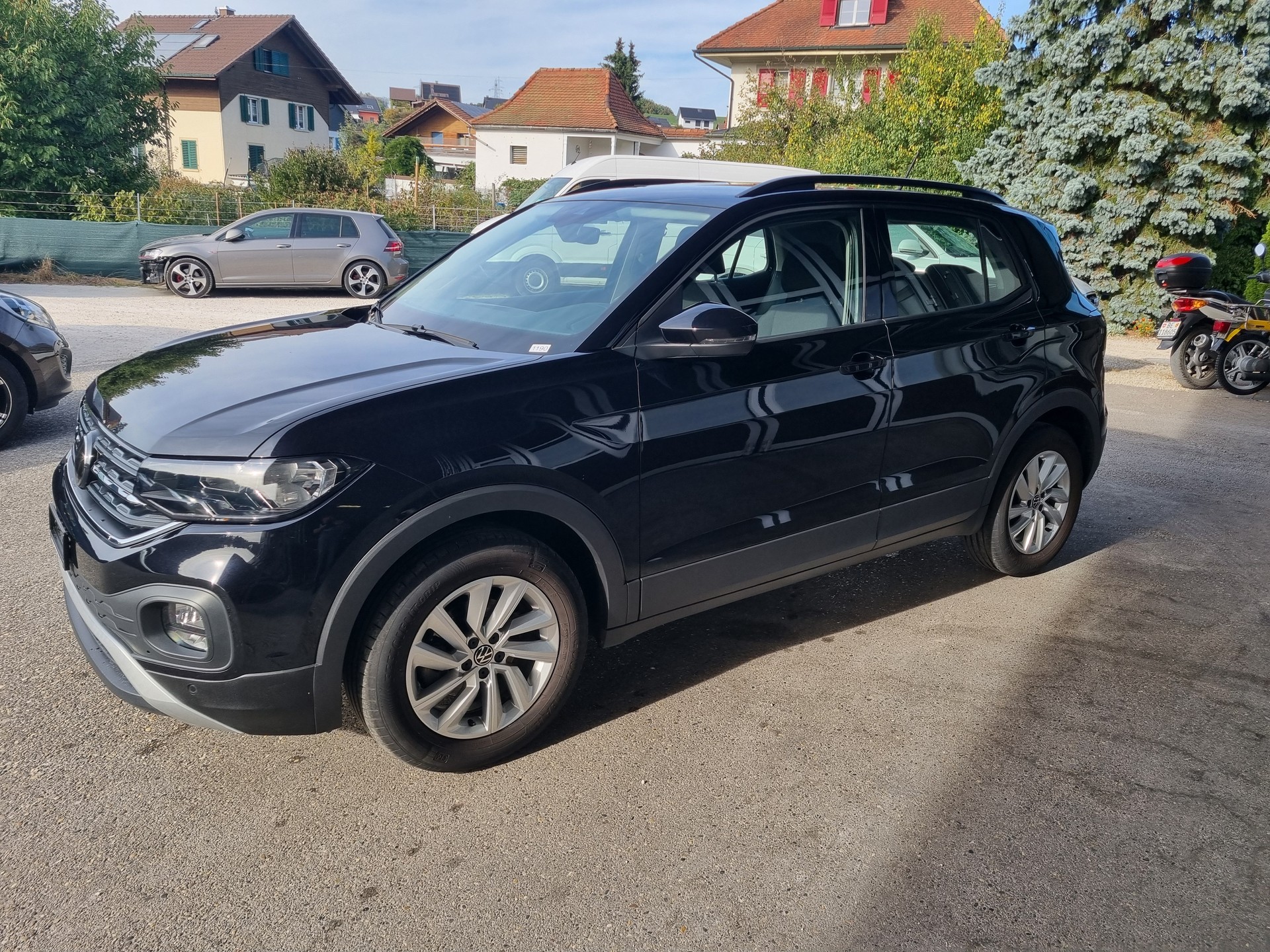 VW T-Cross 1.0 TSI Life-image-6