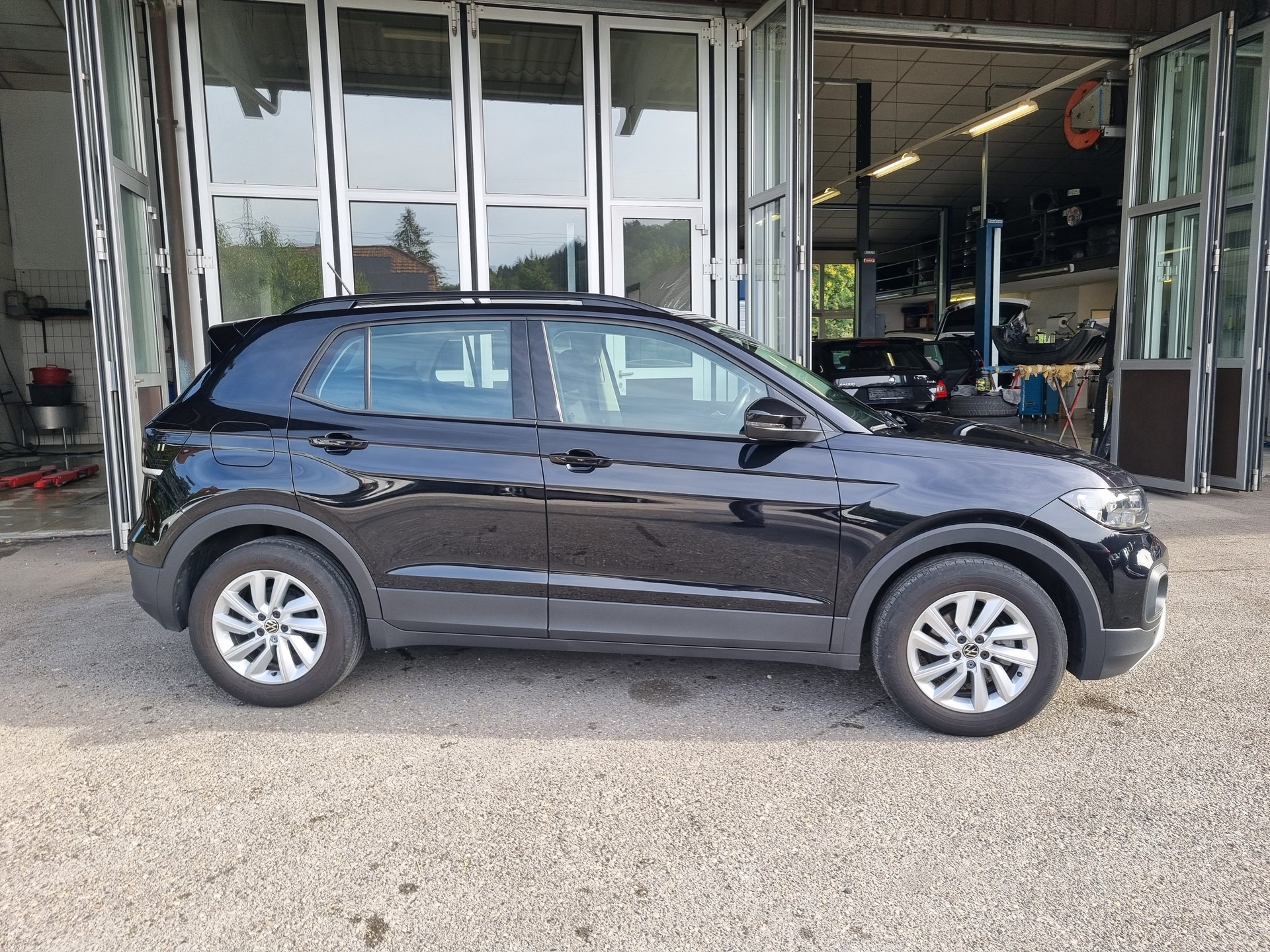 VW T-Cross 1.0 TSI Life-image-2