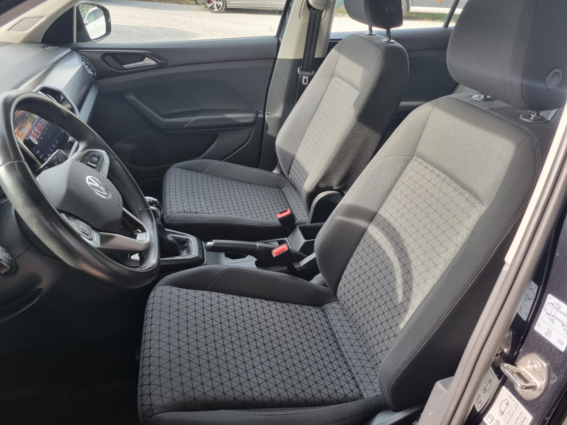 VW T-Cross 1.0 TSI Life-image-7