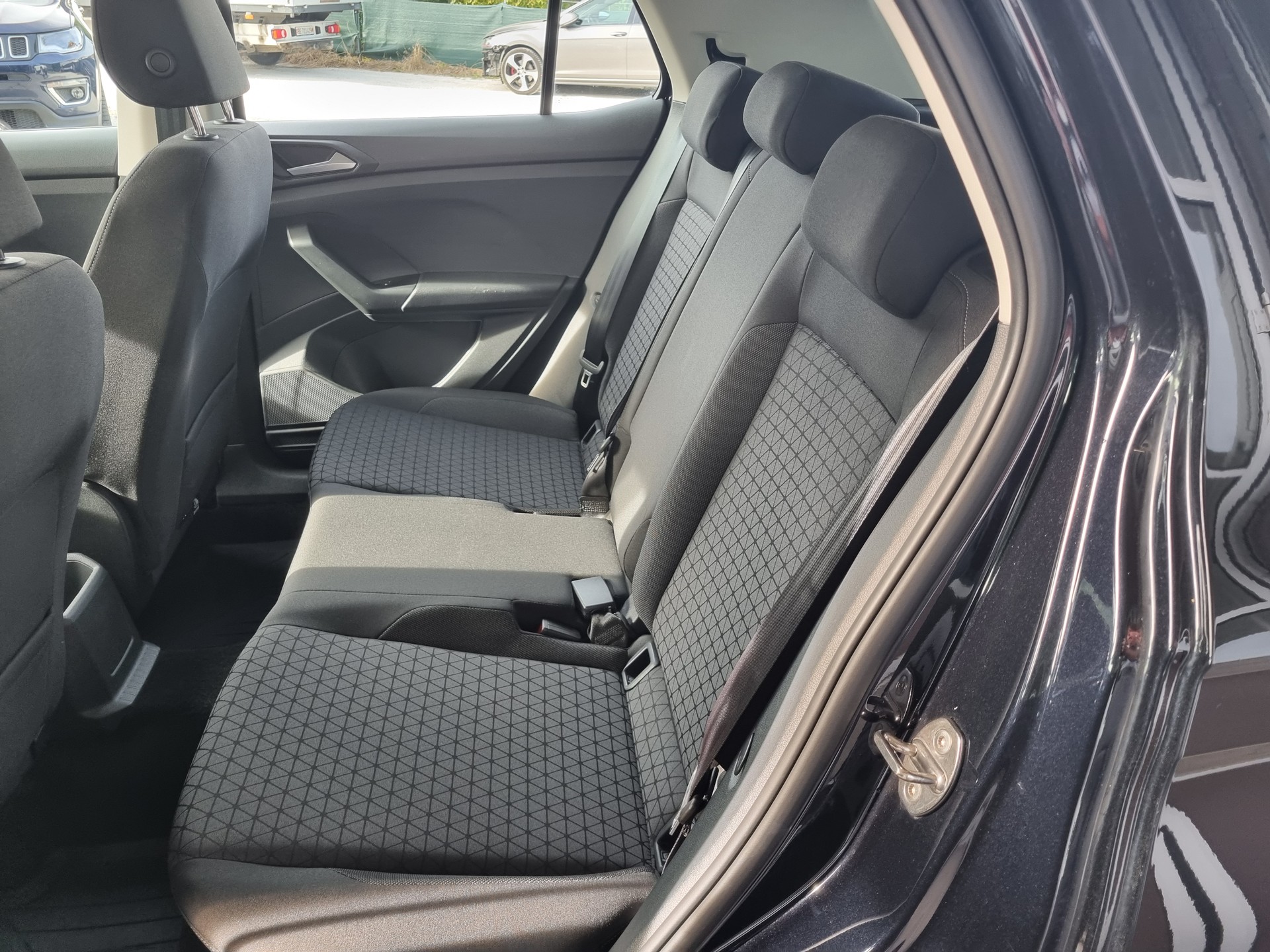 VW T-Cross 1.0 TSI Life-image-8