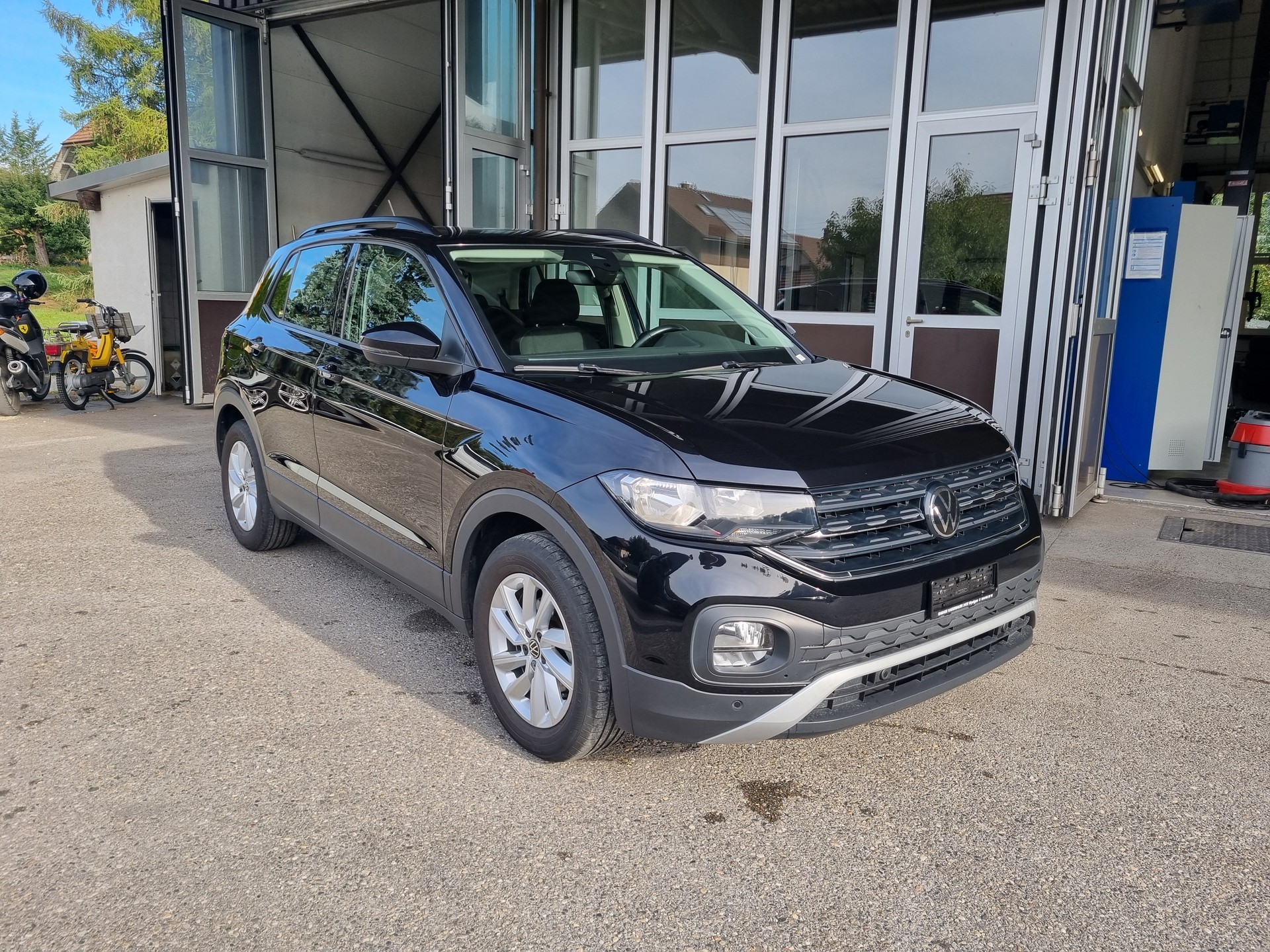VW T-Cross 1.0 TSI Life-image-1