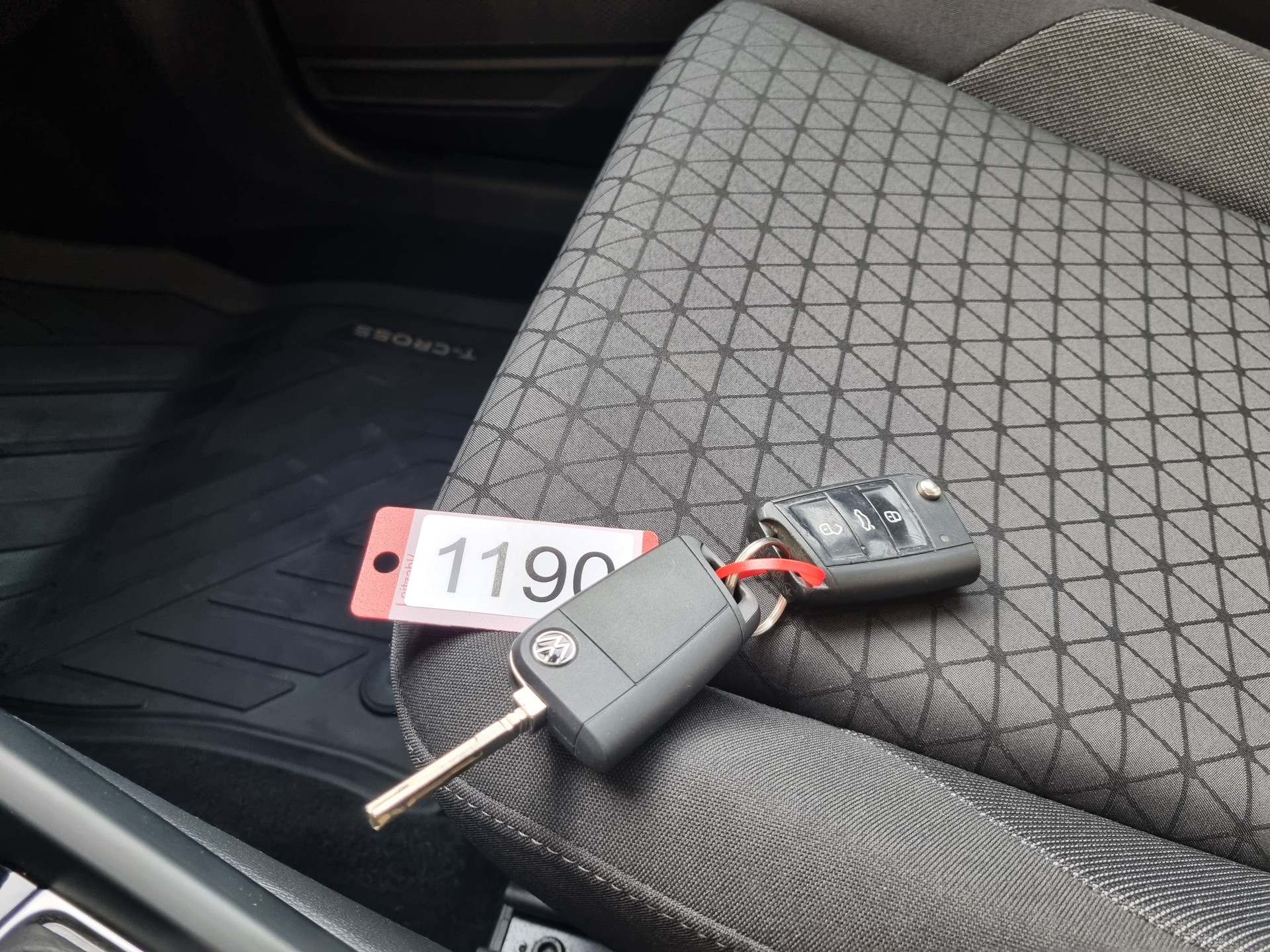 VW T-Cross 1.0 TSI Life-image-14
