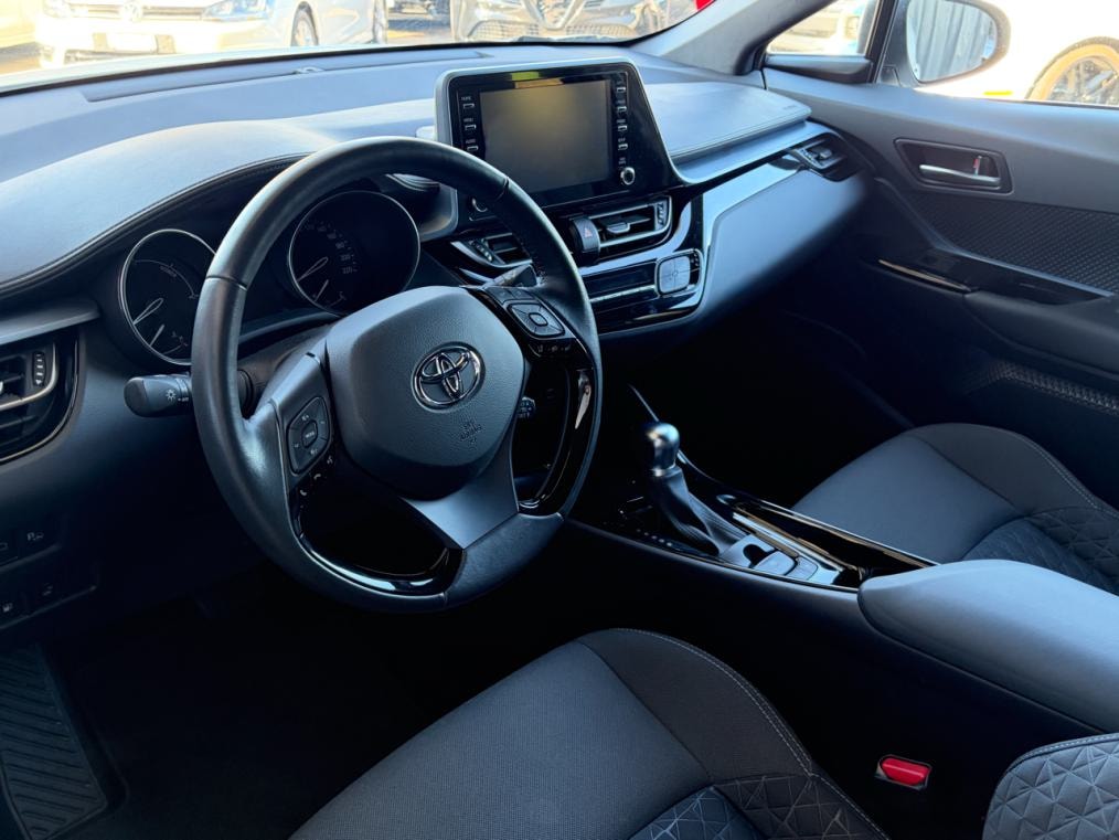 TOYOTA C-HR 1.8 HSD Team Deutschland-image-3