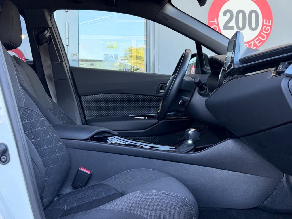 TOYOTA C-HR 1.8 HSD Team Deutschland-image-7