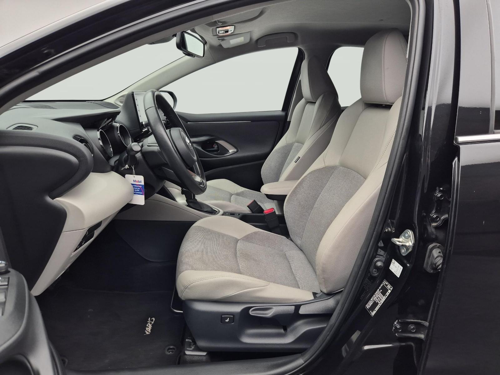 TOYOTA Yaris 1.5 VVT-i HSD Premium-image-2