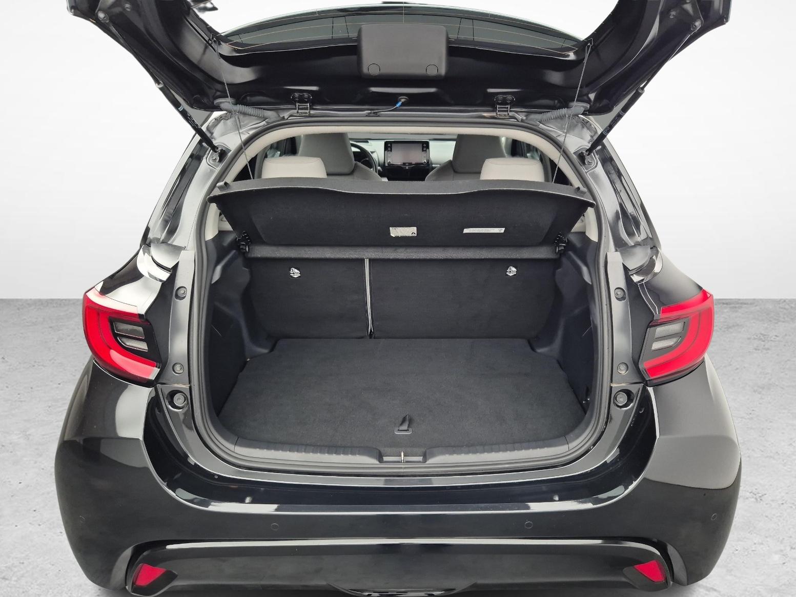 TOYOTA Yaris 1.5 VVT-i HSD Premium-image-16