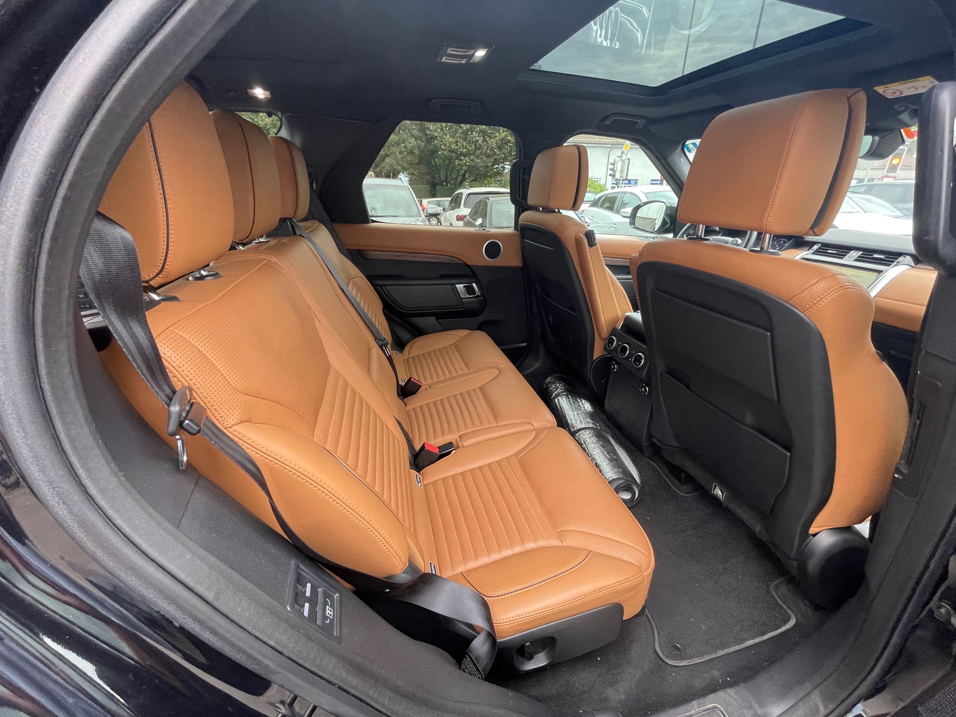 LAND ROVER Discovery 2.0 SD4 HSE Luxury Automatic-image-8