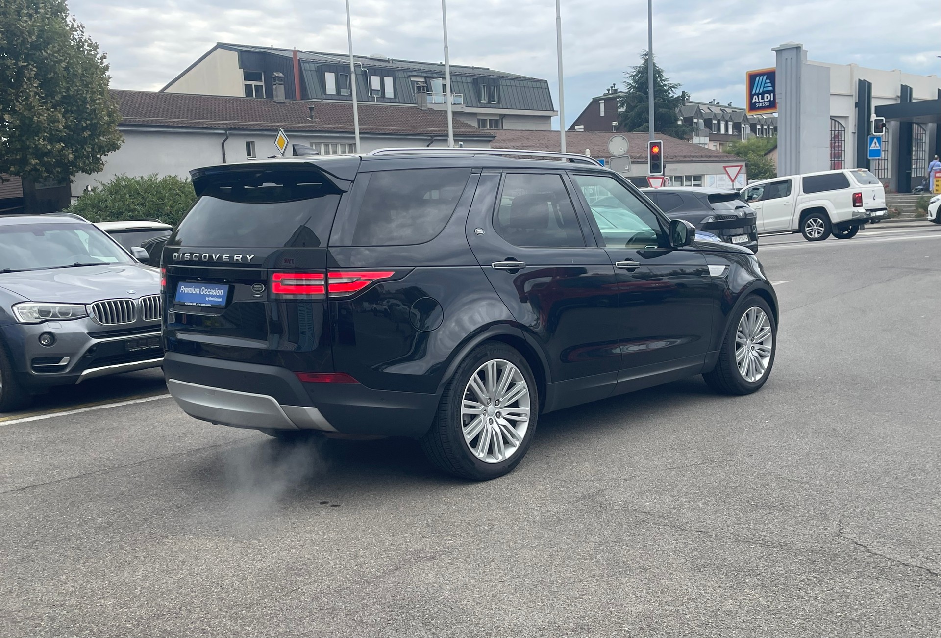LAND ROVER Discovery 2.0 SD4 HSE Luxury Automatic-image-3