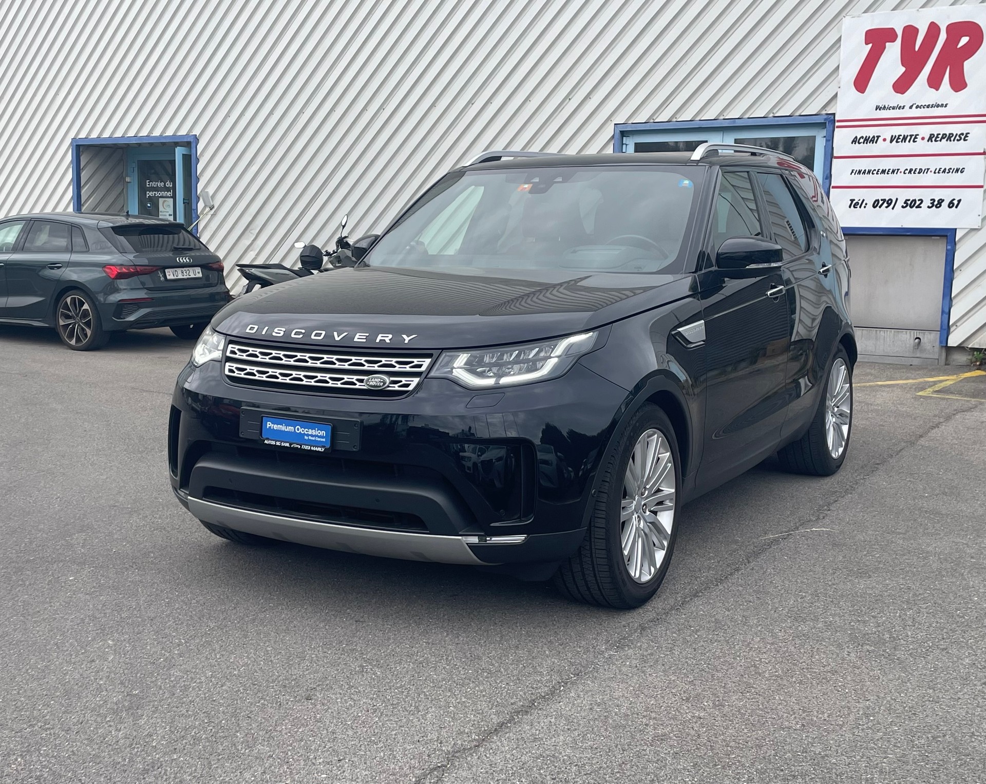 LAND ROVER Discovery 2.0 SD4 HSE Luxury Automatic-image-0