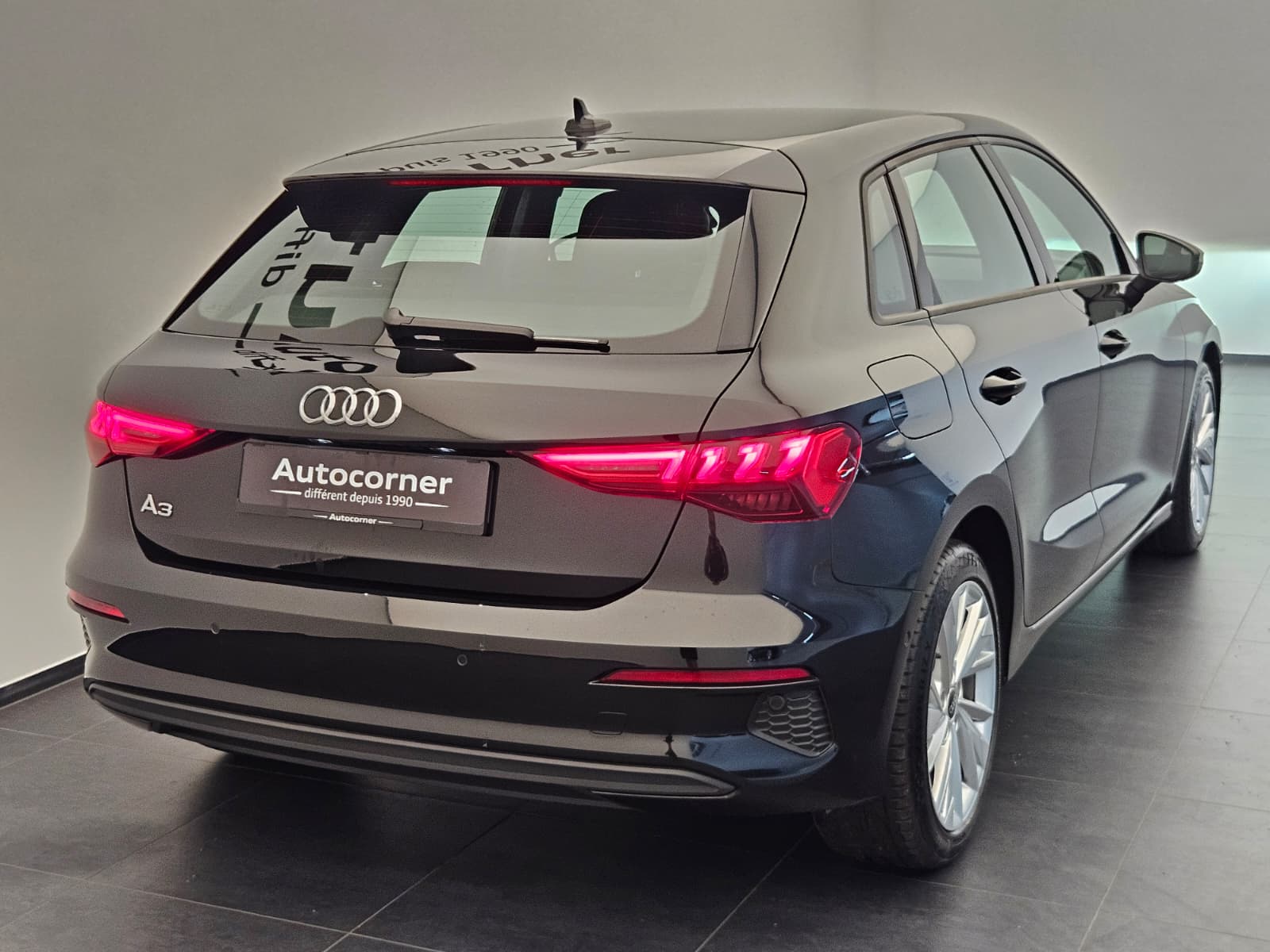 AUDI A3 Sportback 35 TFSI Attraction S-tronic-image-6