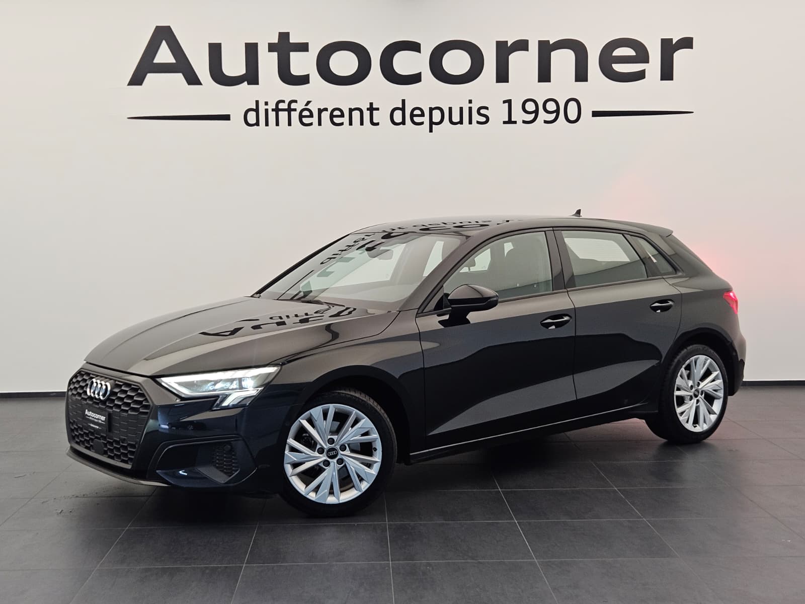 AUDI A3 Sportback 35 TFSI Attraction S-tronic-image-0