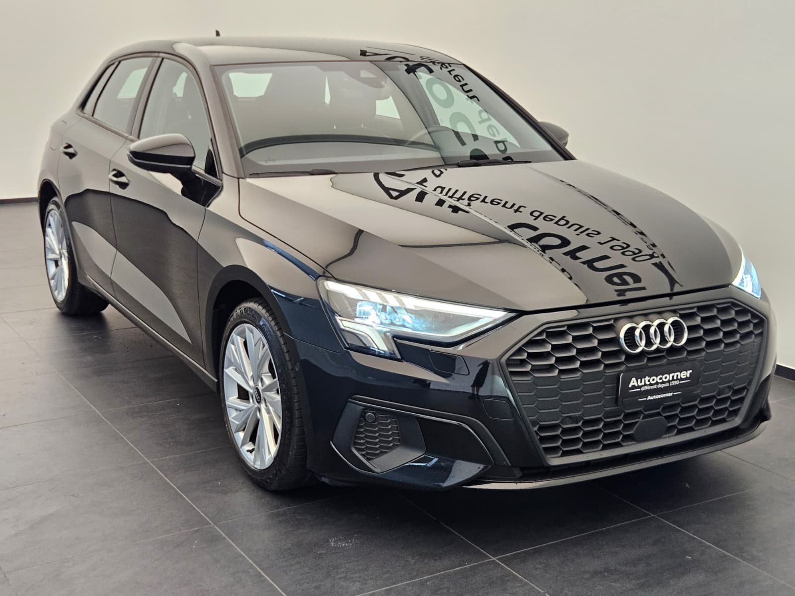 AUDI A3 Sportback 35 TFSI Attraction S-tronic-image-4