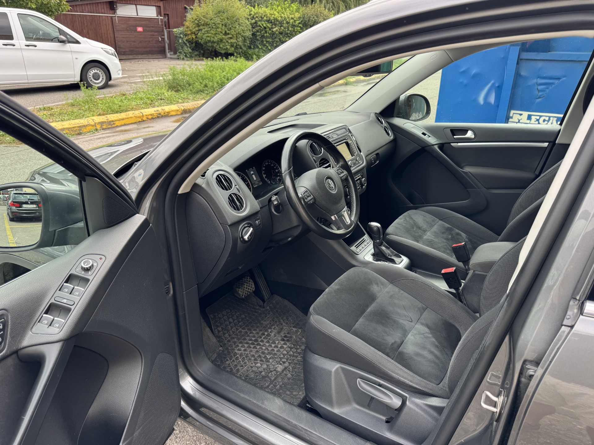 VW Tiguan 2.0 TDI BlueMotion Sport&Style 4Motion DSG-image-7