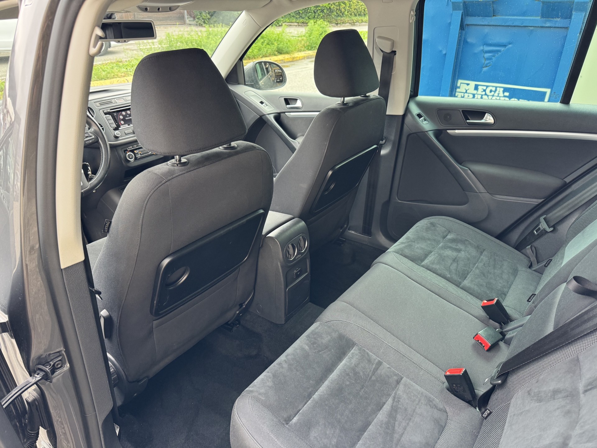 VW Tiguan 2.0 TDI BlueMotion Sport&Style 4Motion DSG-image-9