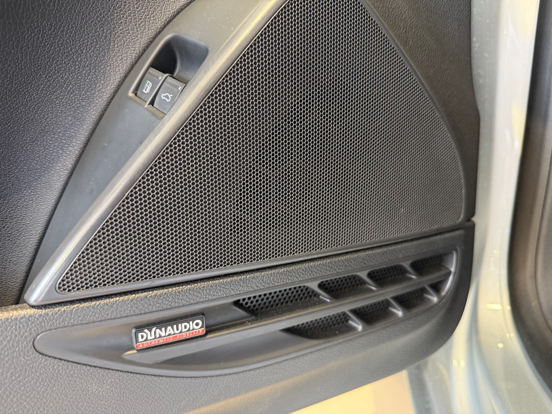 VW Eos 3.2 V6 ***TEMPOMAT***-image-11