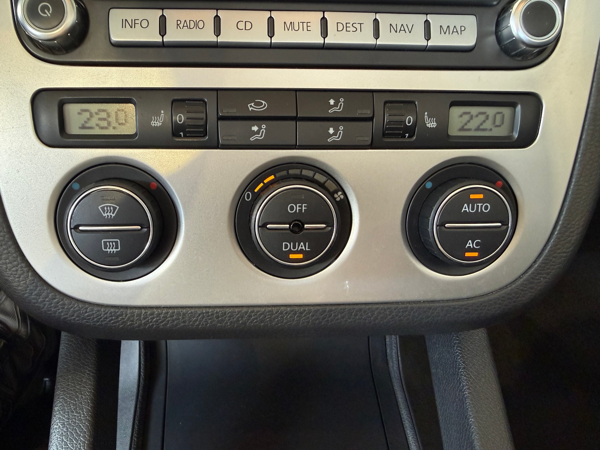 VW Eos 3.2 V6 ***TEMPOMAT***-image-25