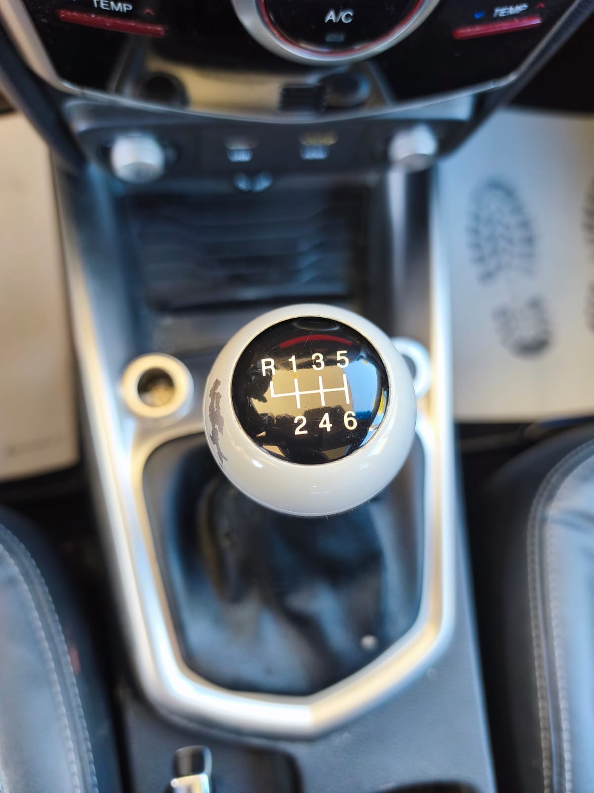 KGM-SsangYong Tivoli 1.6 eXDi Sapphire 4WD-image-25