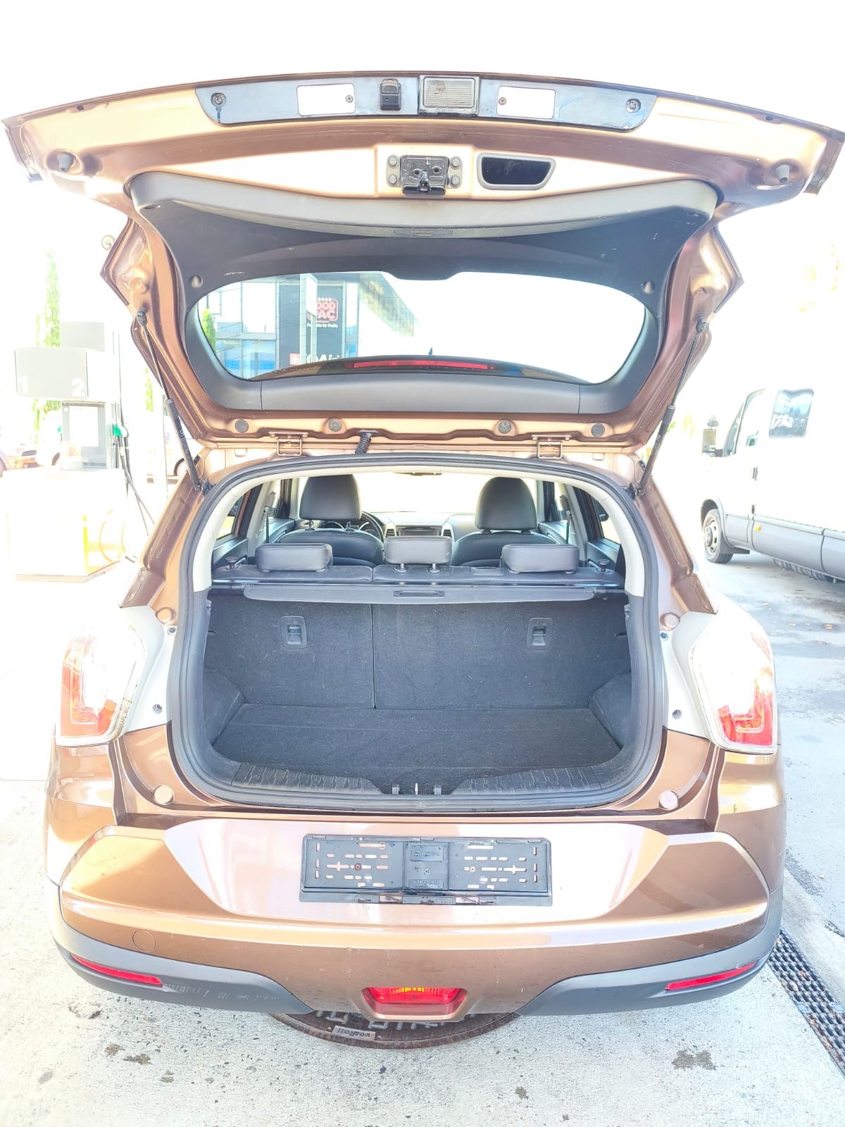 KGM-SsangYong Tivoli 1.6 eXDi Sapphire 4WD-image-12