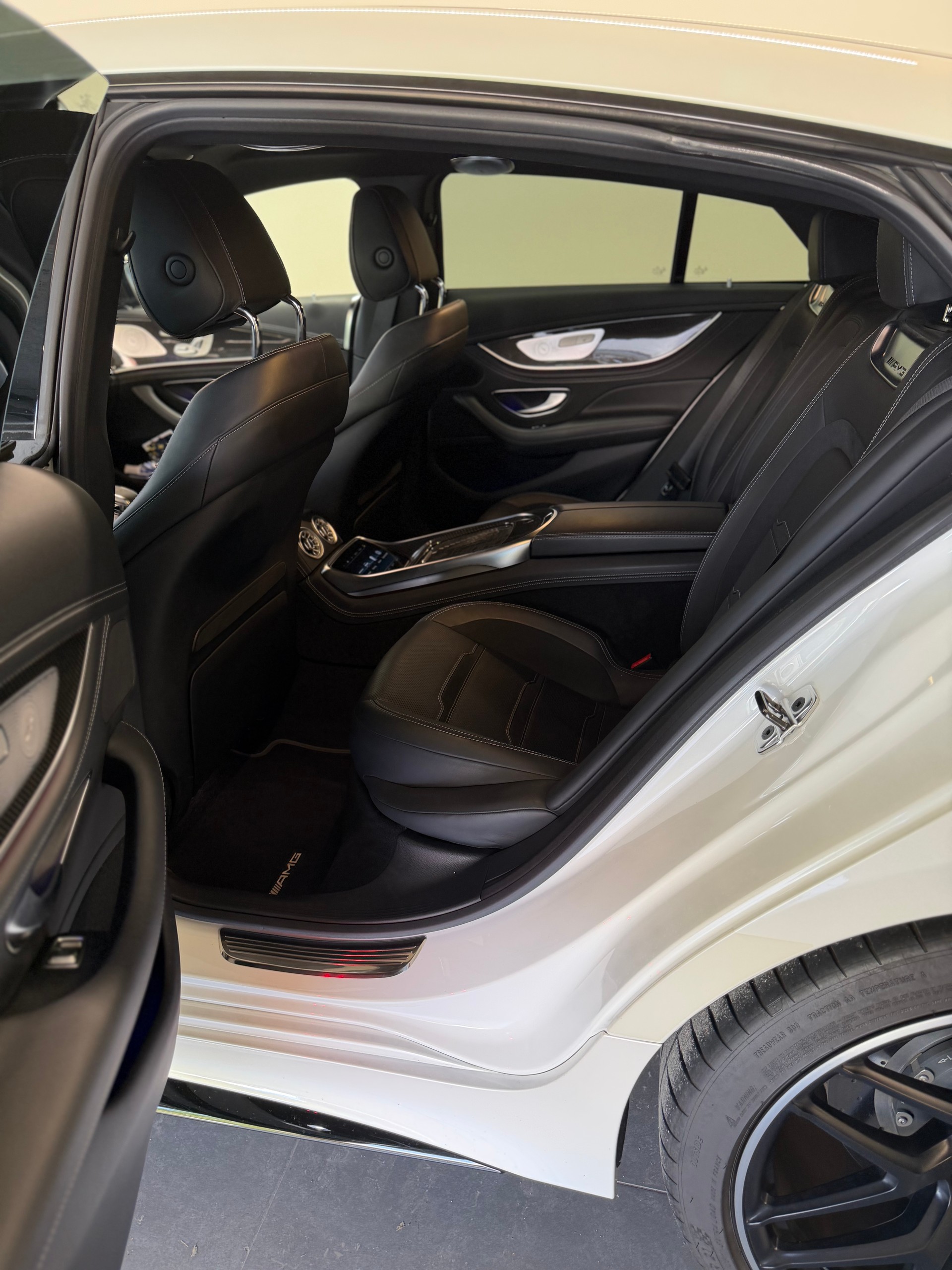 MERCEDES-BENZ AMG GT 4 63 S 4Matic+ Speedshift MCT-image-9
