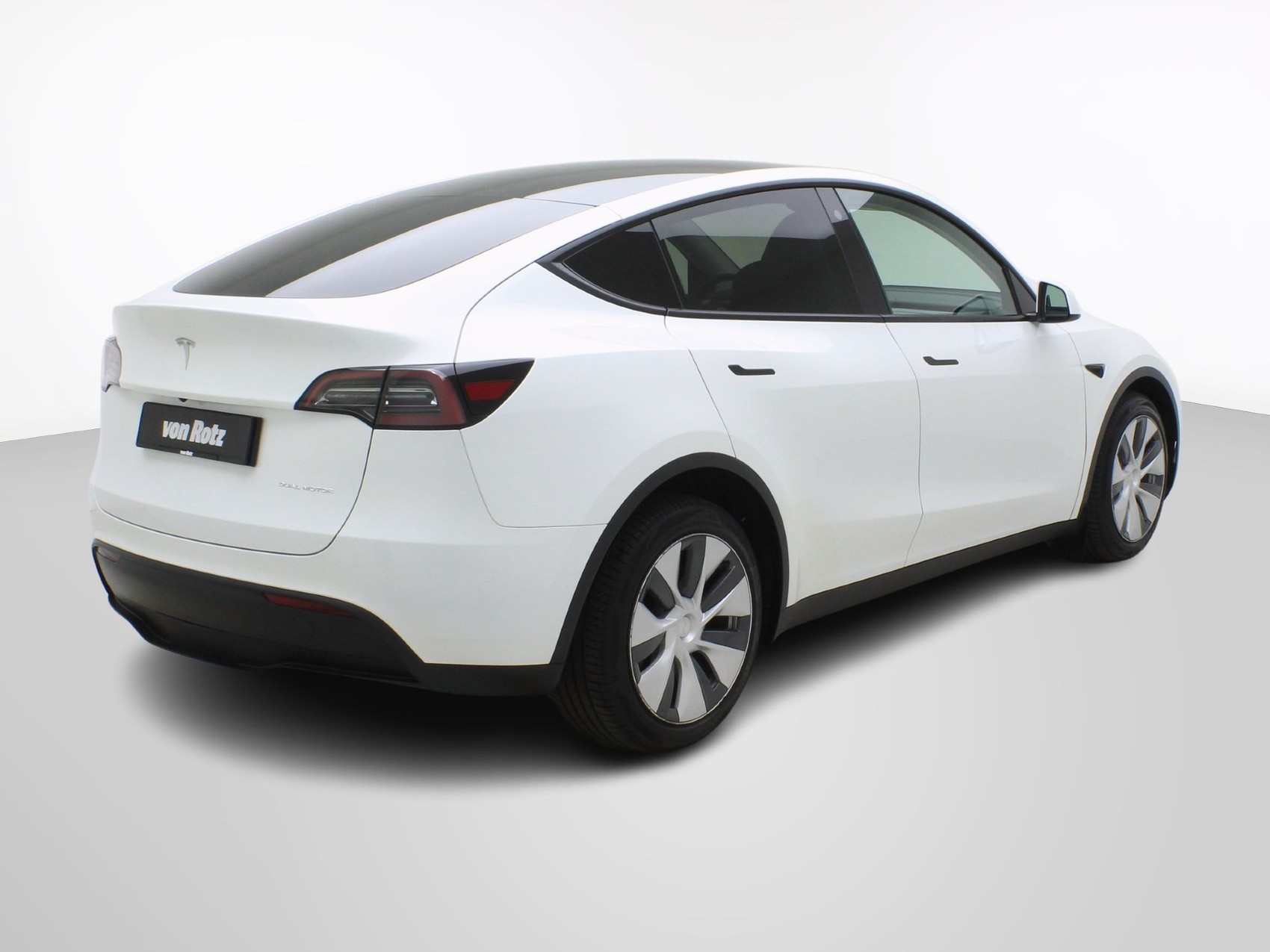 TESLA Model Y Long Range Dual AWD-image-5