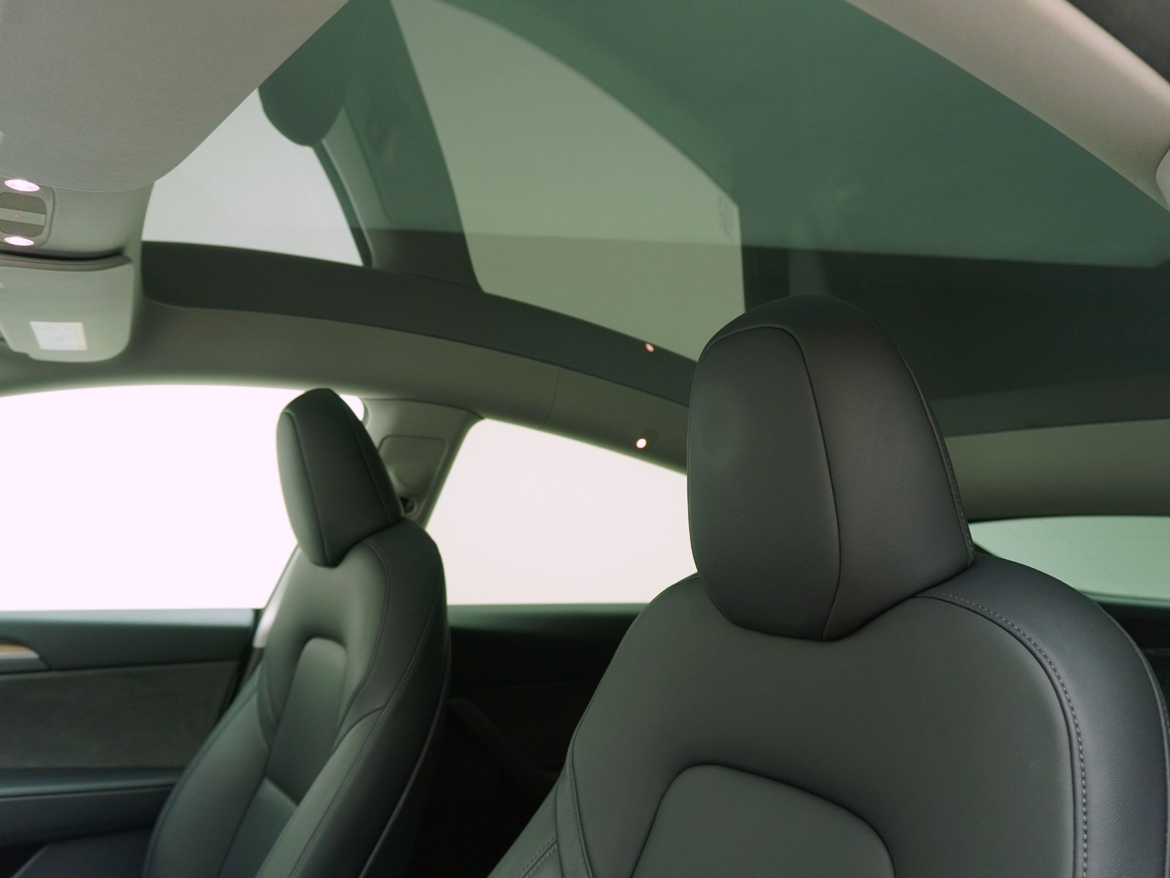 TESLA Model Y Long Range Dual AWD-image-12