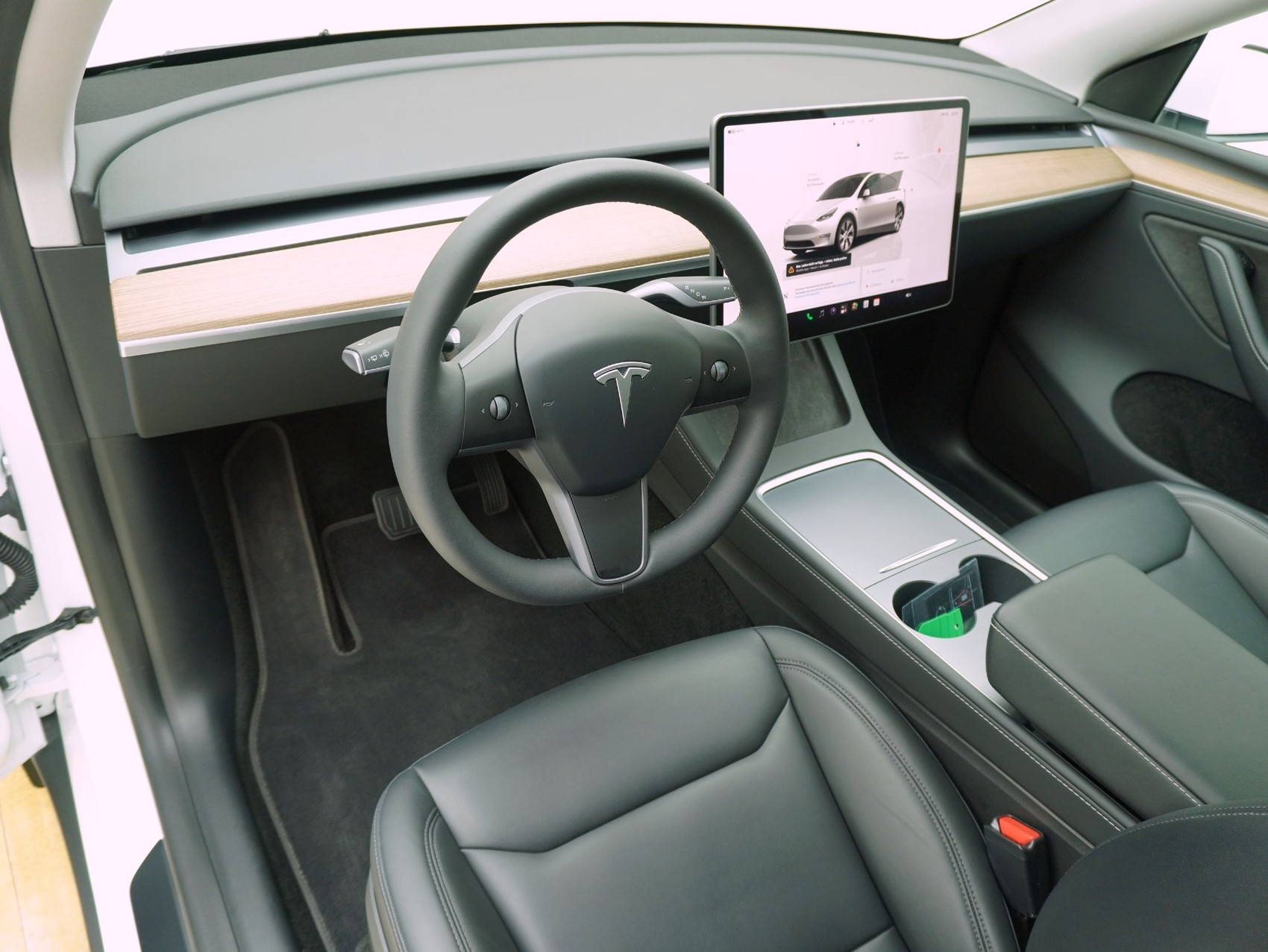 TESLA Model Y Long Range Dual AWD-image-11