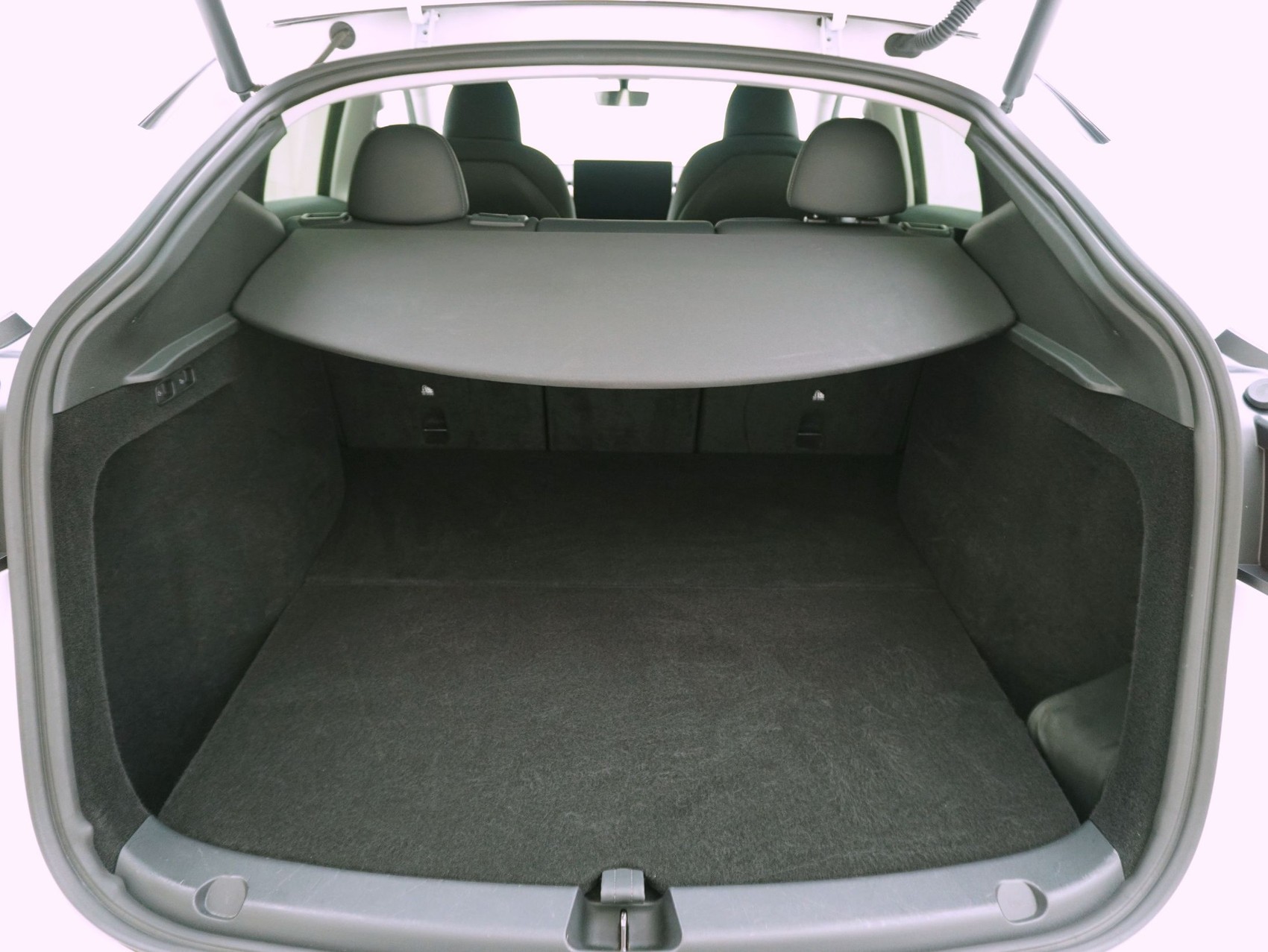 TESLA Model Y Long Range Dual AWD-image-15