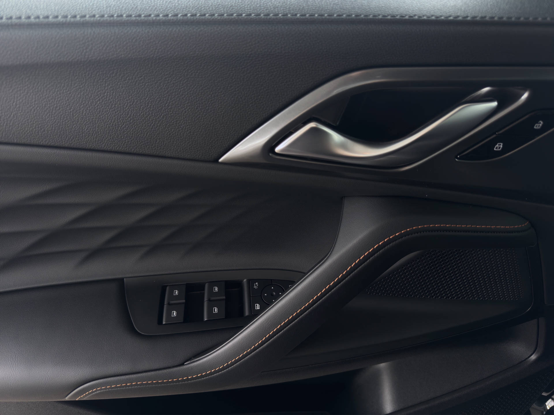 MG HS 1.5 Hybrid Luxury-image-8