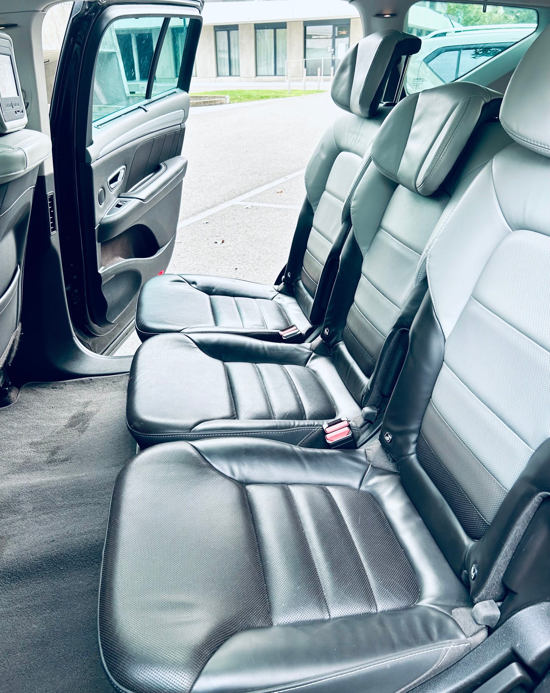 RENAULT 2.0 Blue dCi 200 Initiale EDC-image-9