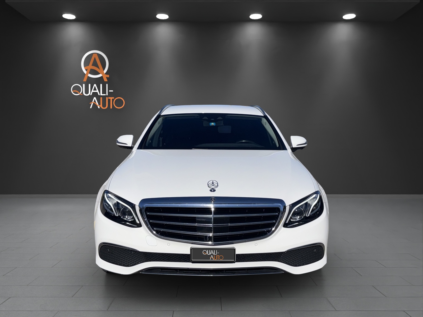 MERCEDES-BENZ E 220 d Swiss Star AMG Line 4Matic 9G-Tronic-image-1