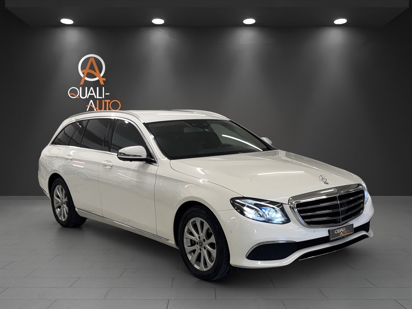 MERCEDES-BENZ E 220 d Swiss Star AMG Line 4Matic 9G-Tronic-image-0