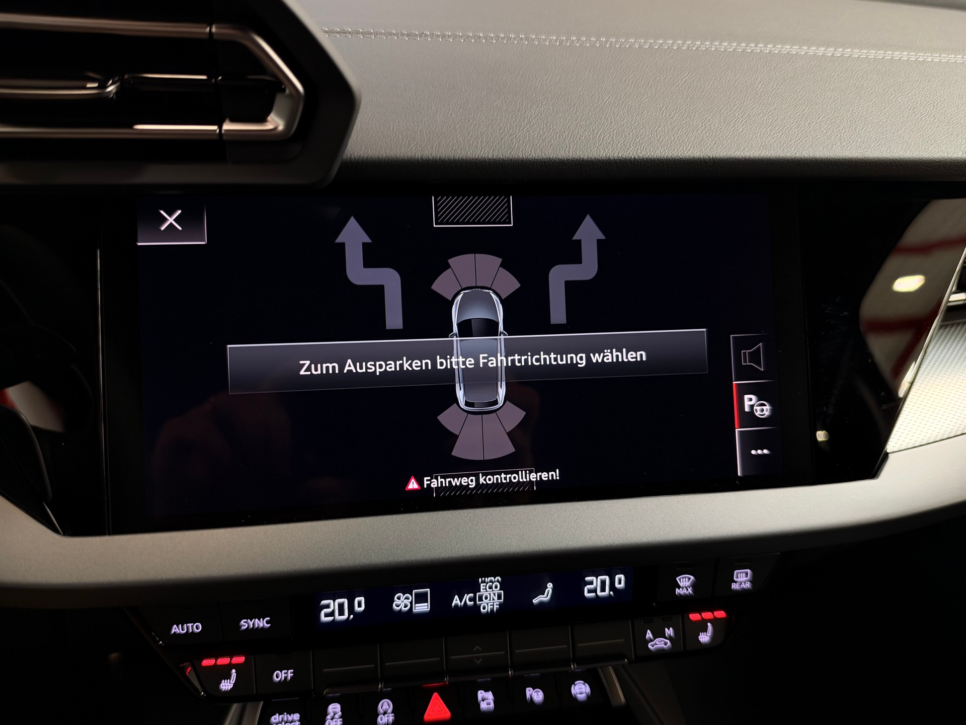 AUDI A3 Sportback TFSI 110 kW S line S tronic-image-32