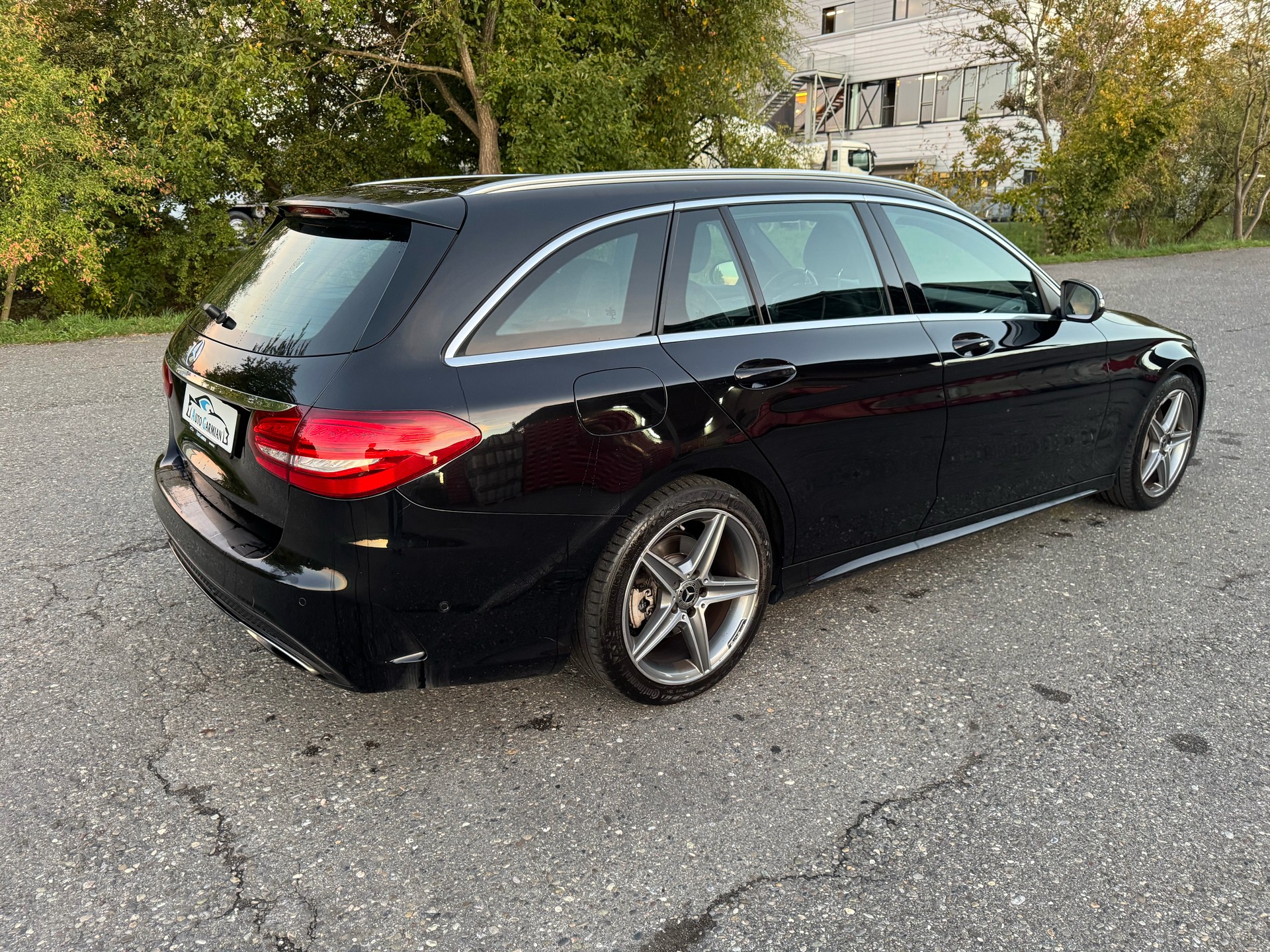 MERCEDES-BENZ C 250 AMG Line 9G-Tronic-image-5
