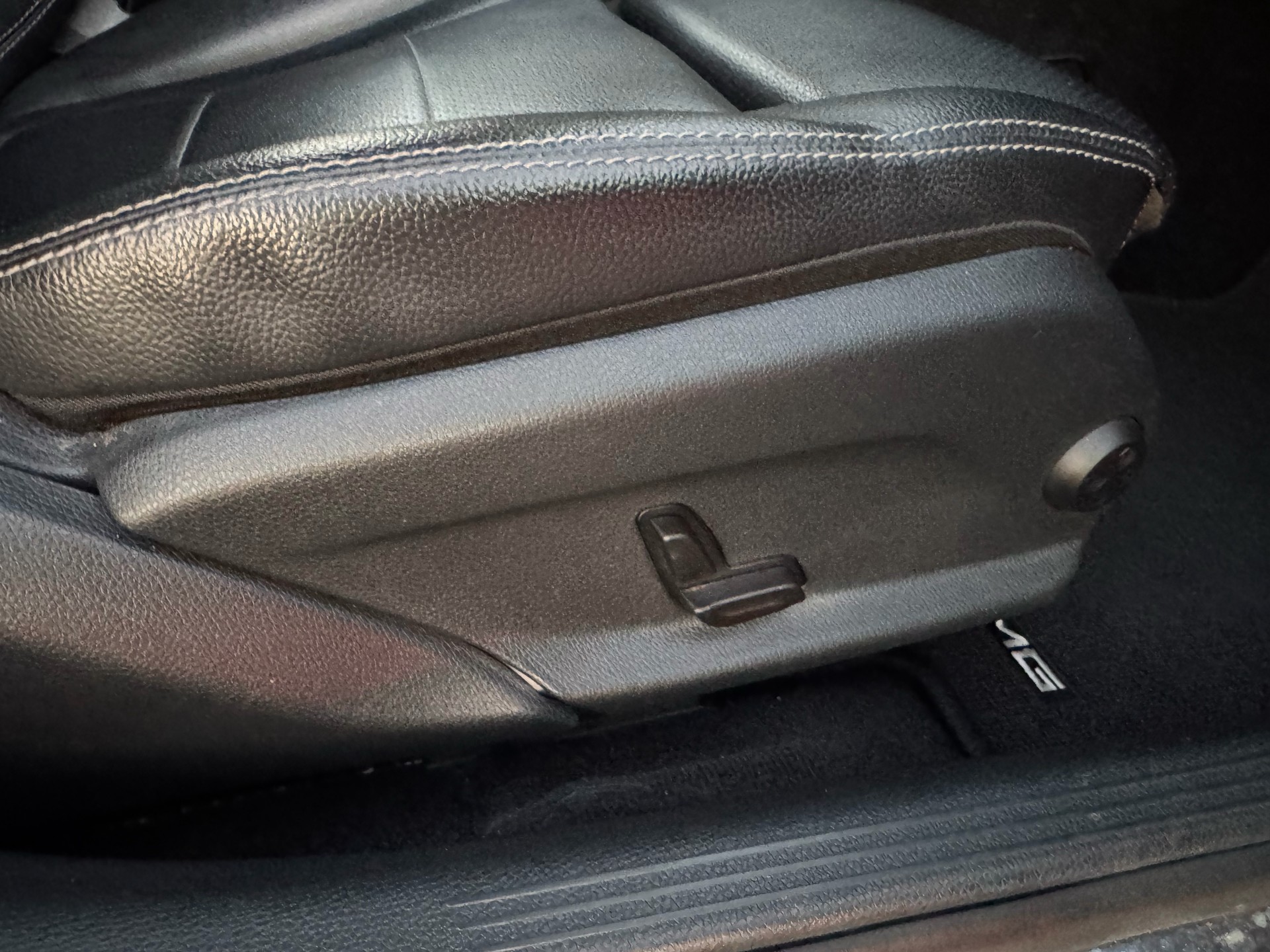 MERCEDES-BENZ C 250 AMG Line 9G-Tronic-image-12