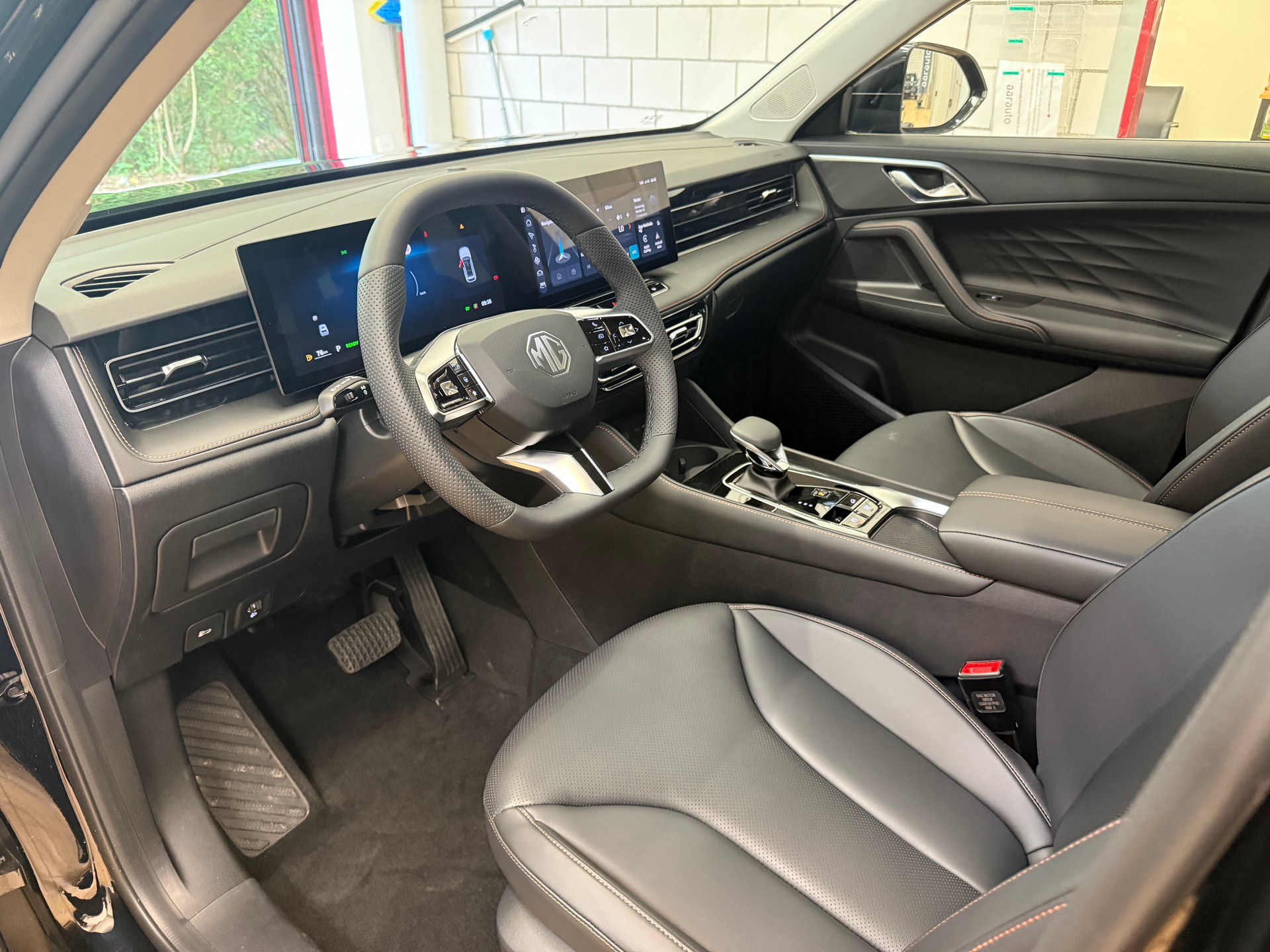 MG HS 1.5 Vollhybrid Luxury-image-11