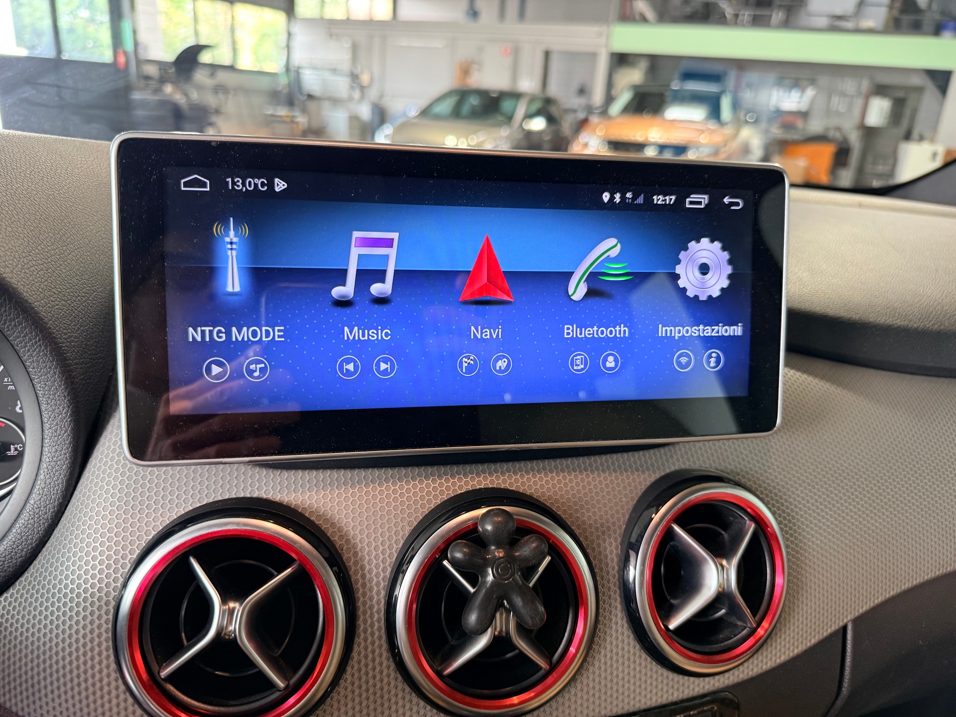 MERCEDES-BENZ B 180 Active Edition-image-14