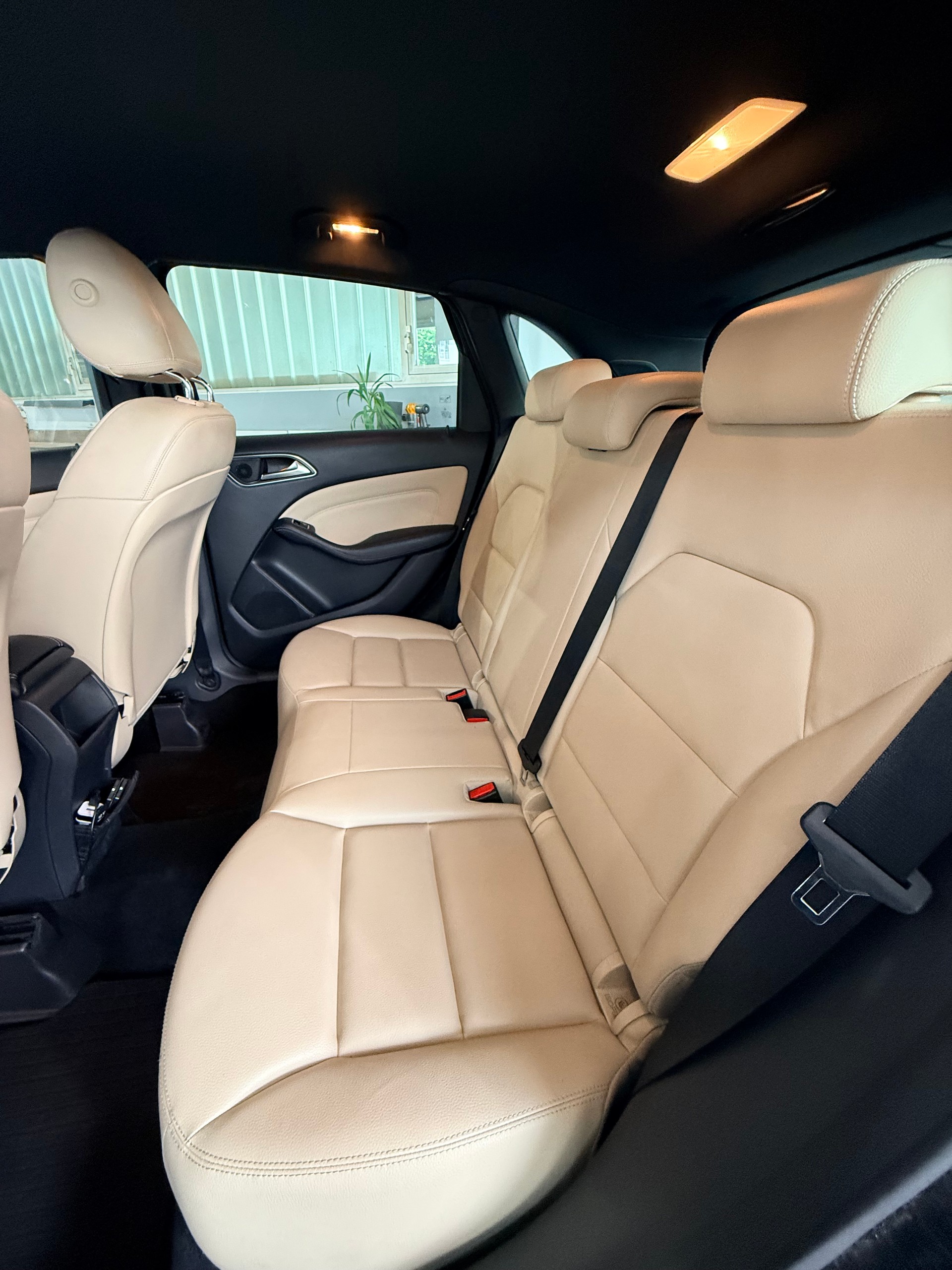 MERCEDES-BENZ B 180 Active Edition-image-7