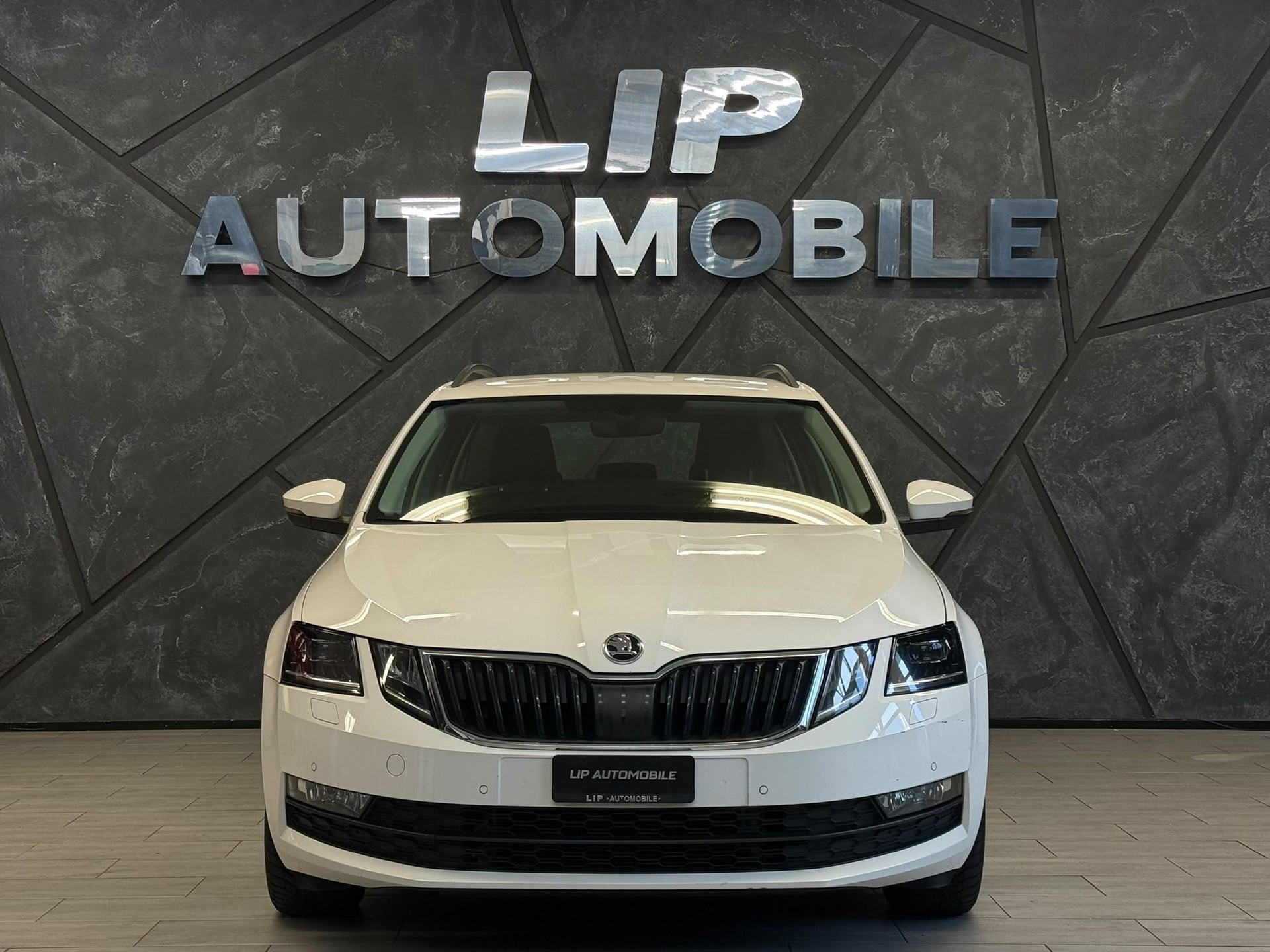 SKODA Octavia Combi 2.0 TDI Style 4x4-image-1