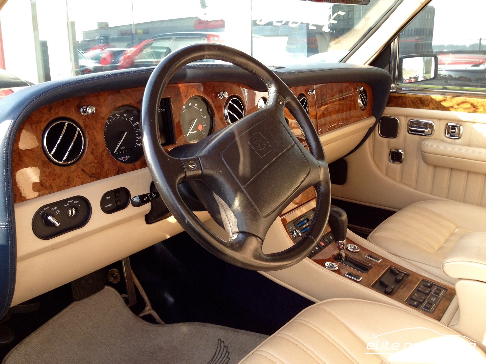 BENTLEY Brooklands-image-15