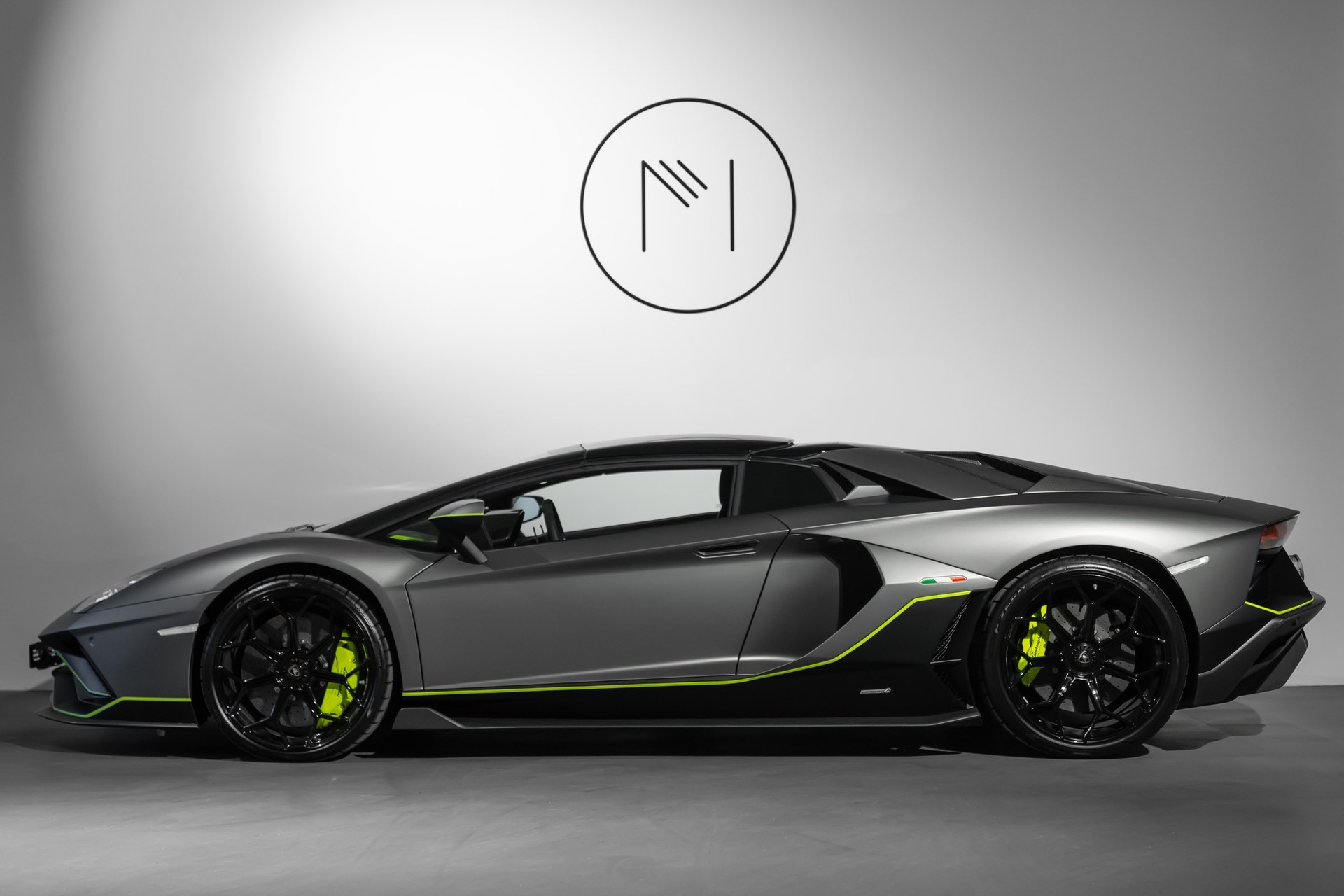 LAMBORGHINI Aventador LP780-4 Roadster E-Gear Ultimae-showroom-element-2
