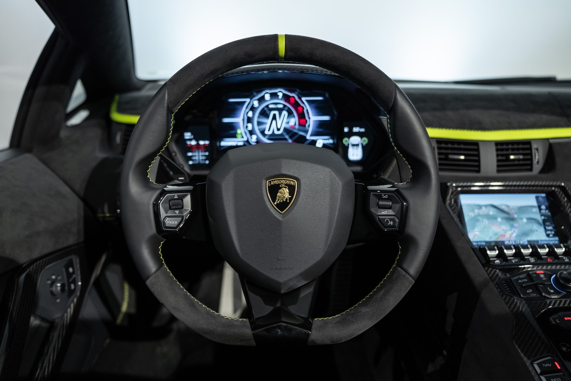 LAMBORGHINI Aventador LP780-4 Roadster E-Gear Ultimae-image-24