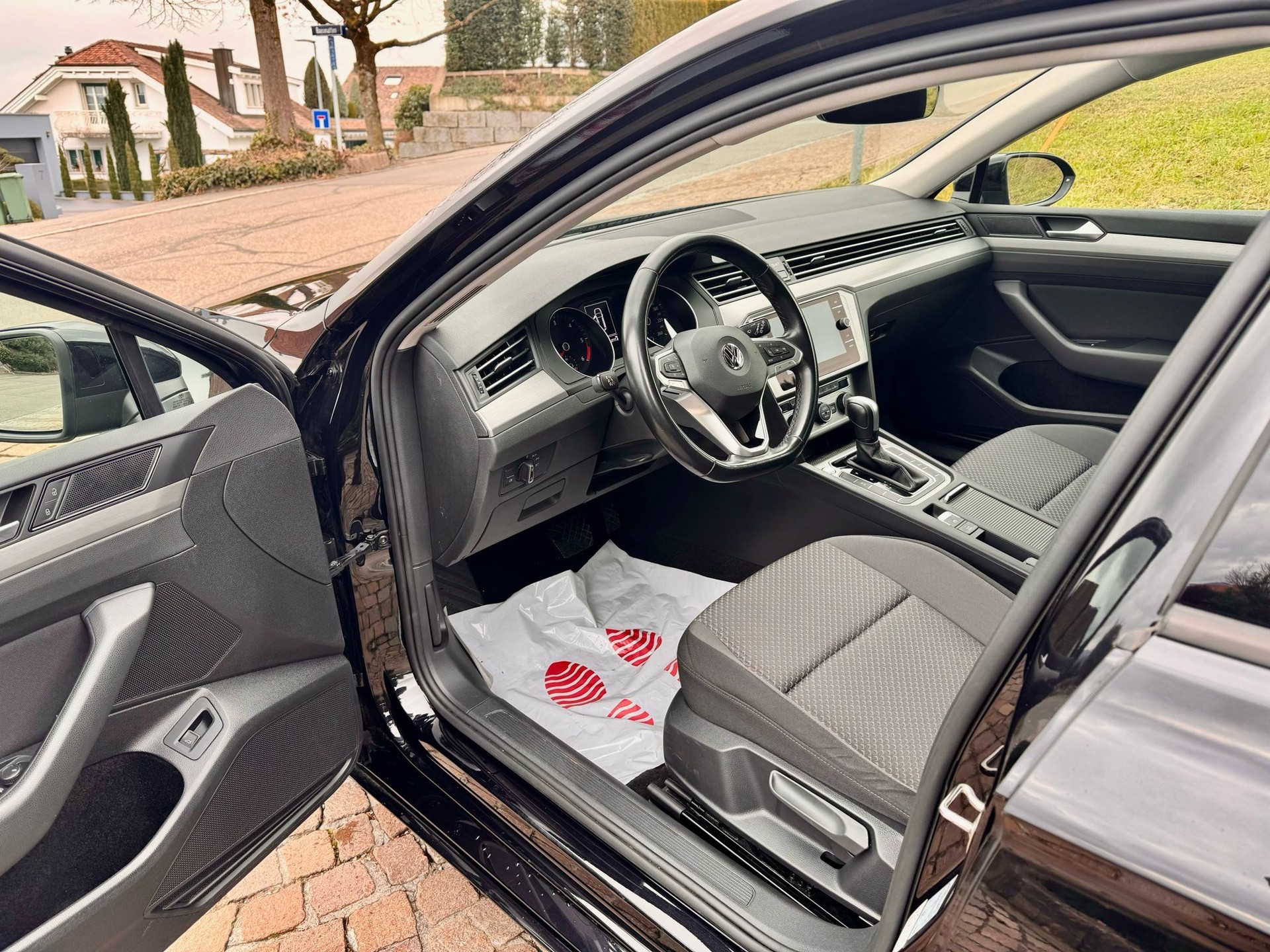 VW Passat 2.0 TDI BMT Elegance DSG-image-6