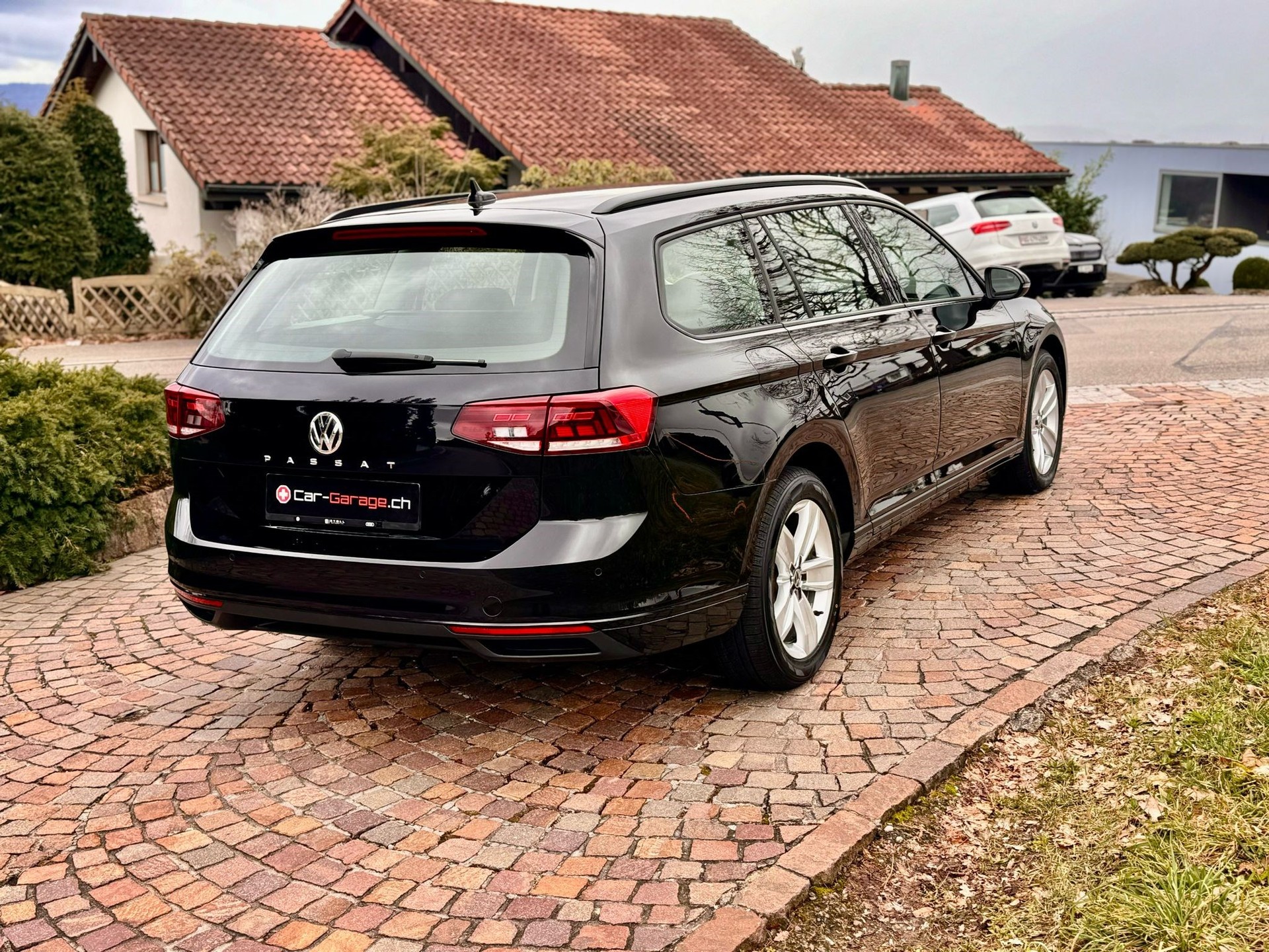 VW Passat 2.0 TDI BMT Elegance DSG-image-5